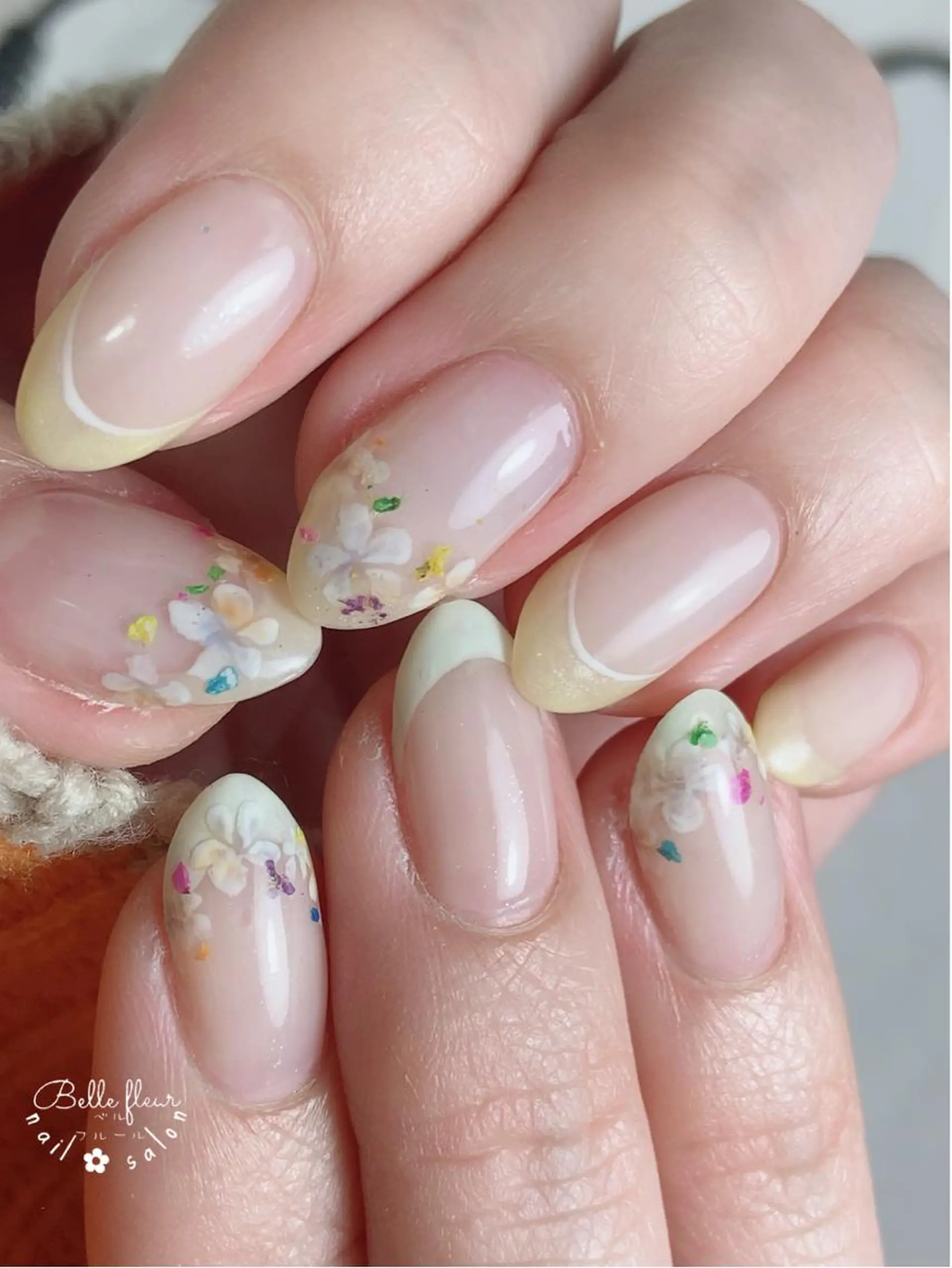 ネイル フラワーネイル フレンチネイル ハンドネイル ﾈｲﾙｻﾛﾝ Bellefleurのネイルデザイン
