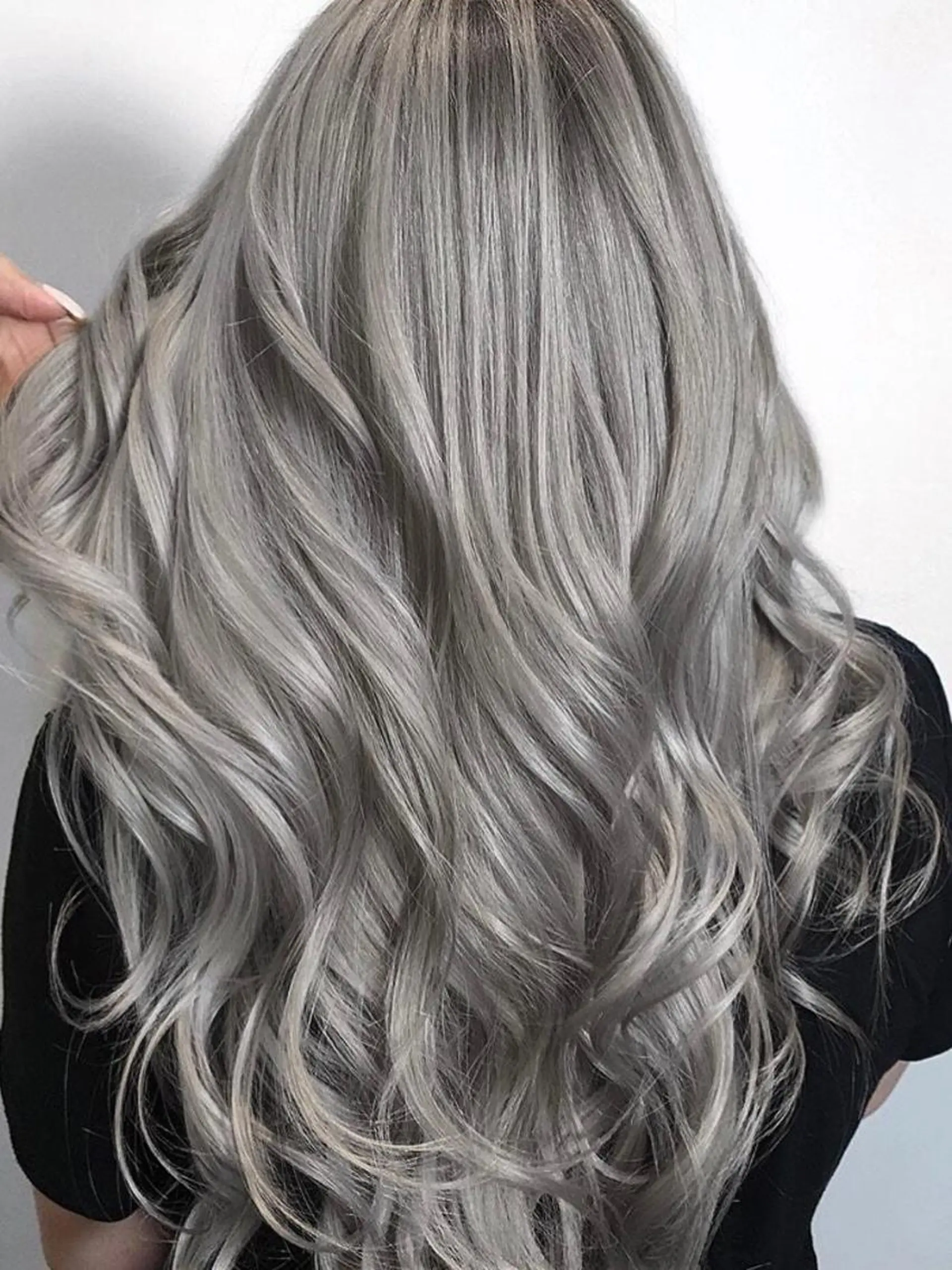 ロング カラー パーマ ヘアアレンジ Device ディバイスのヘアスタイル