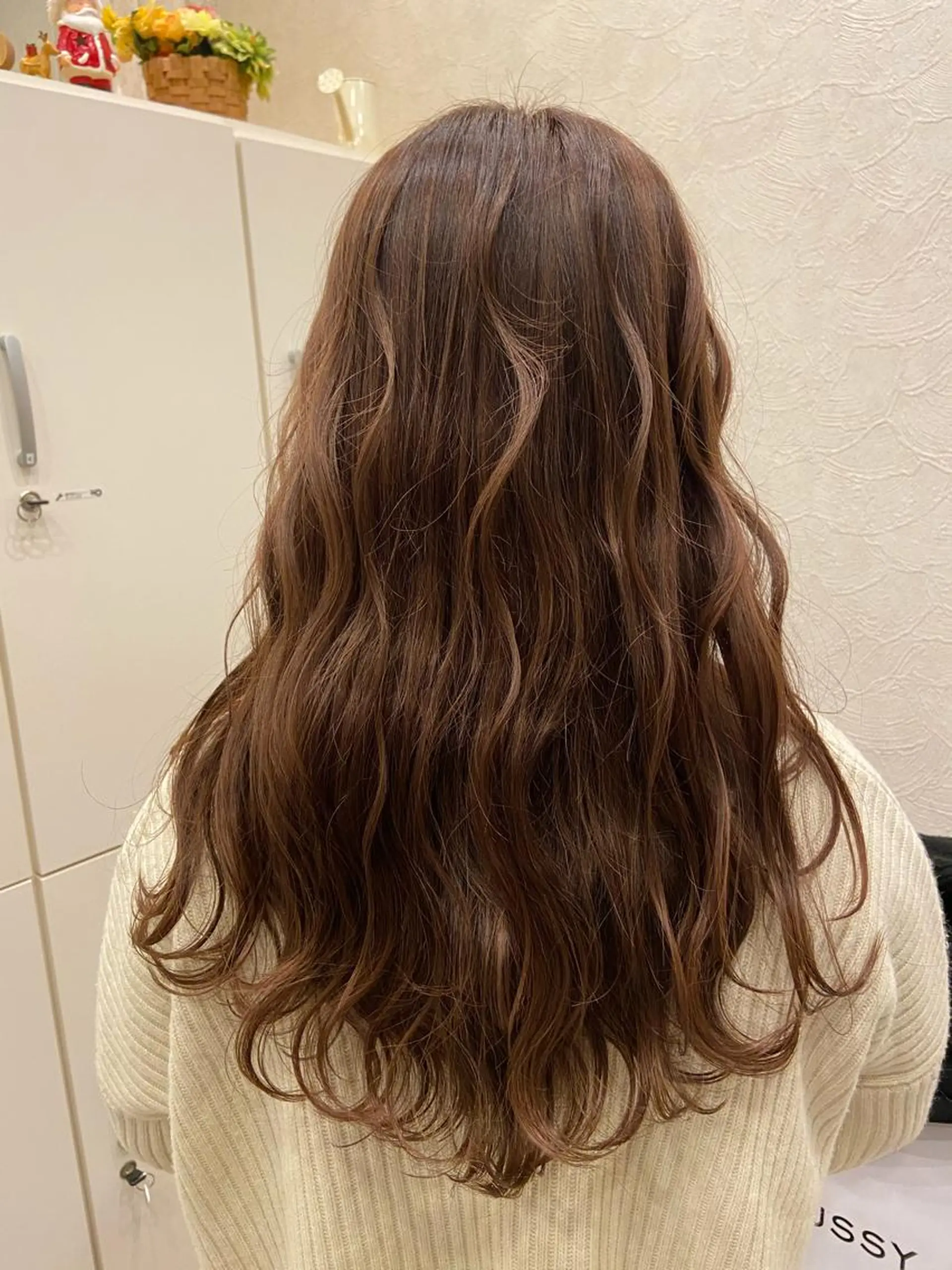 ロング カラー ヘアアレンジ アッシュ ベージュカラー hair relaxation DROP鶴見店所属・川島 優希のヘアスタイル