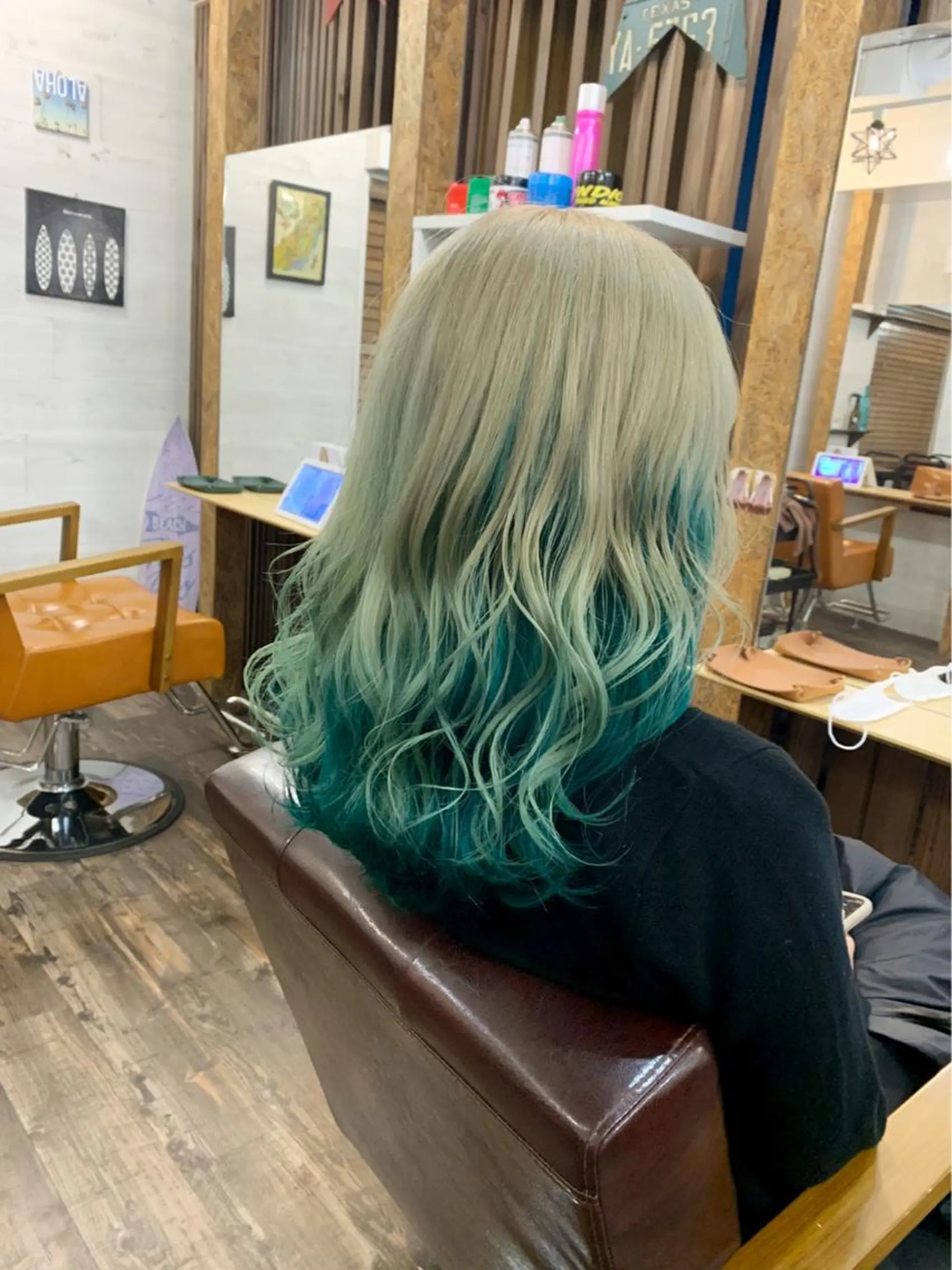 セミロング カラー ✨ハイトーン✨透明感 ✨生神　優季のヘアスタイル