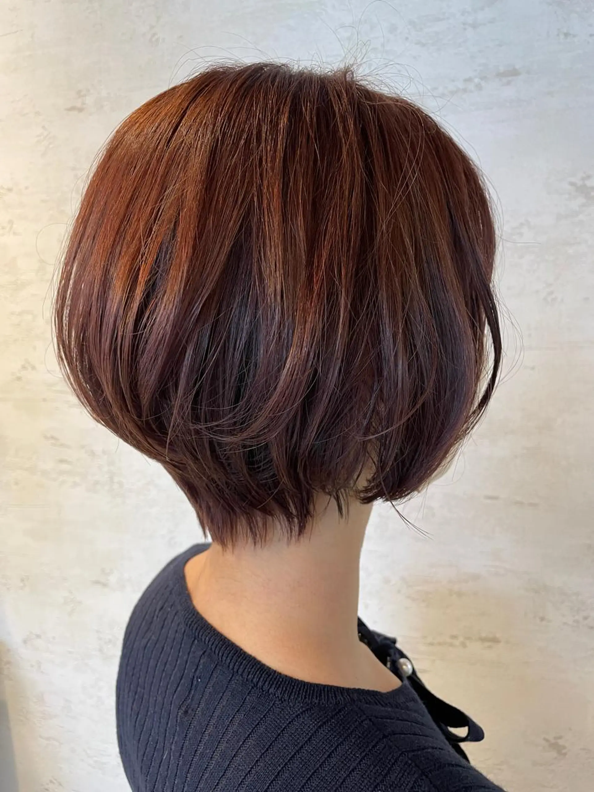 ショート カラー カット 女性に人気♪ はやしほのかのヘアスタイル