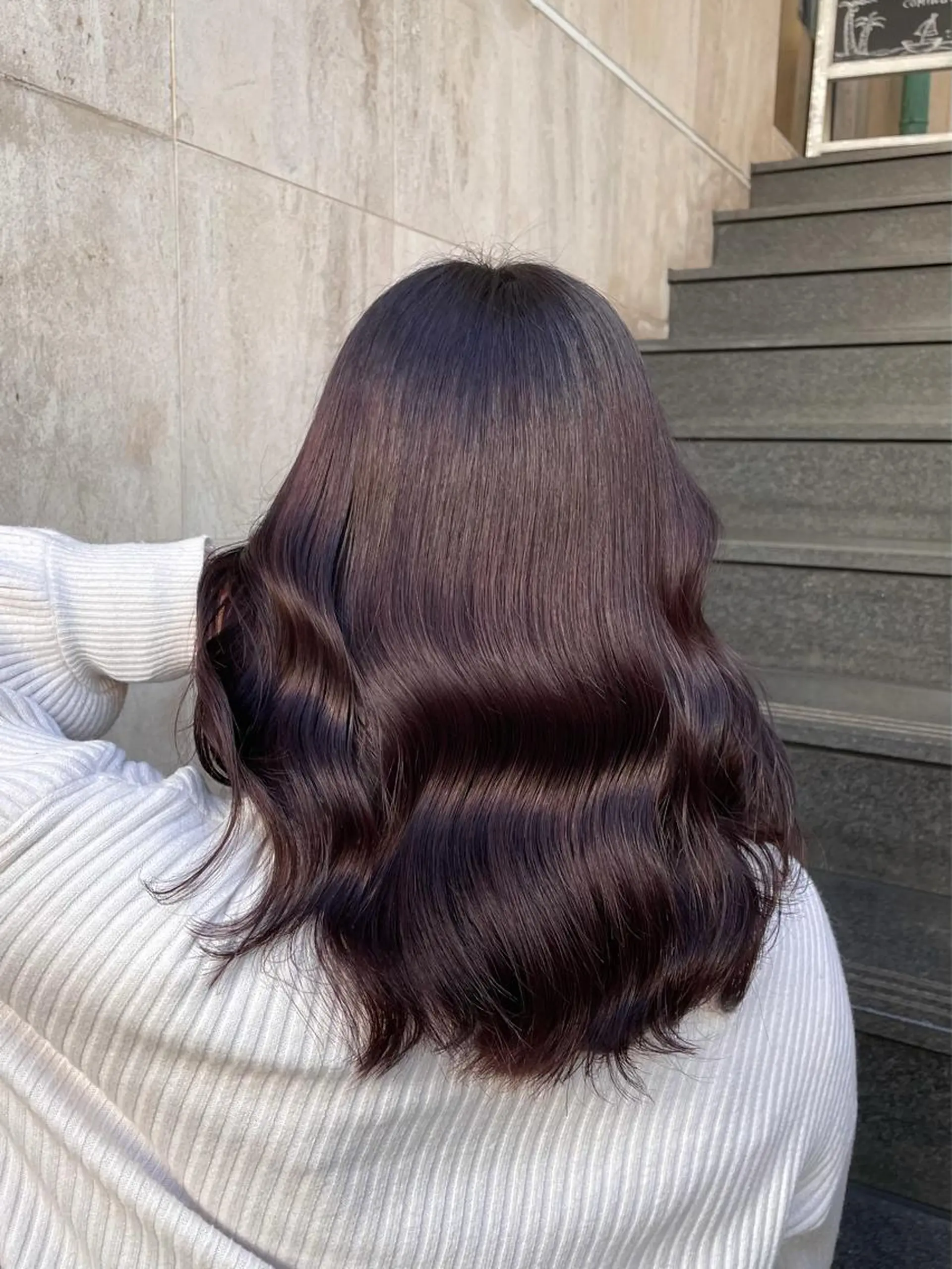 セミロング カラー ミヤザキ タクトのヘアスタイル