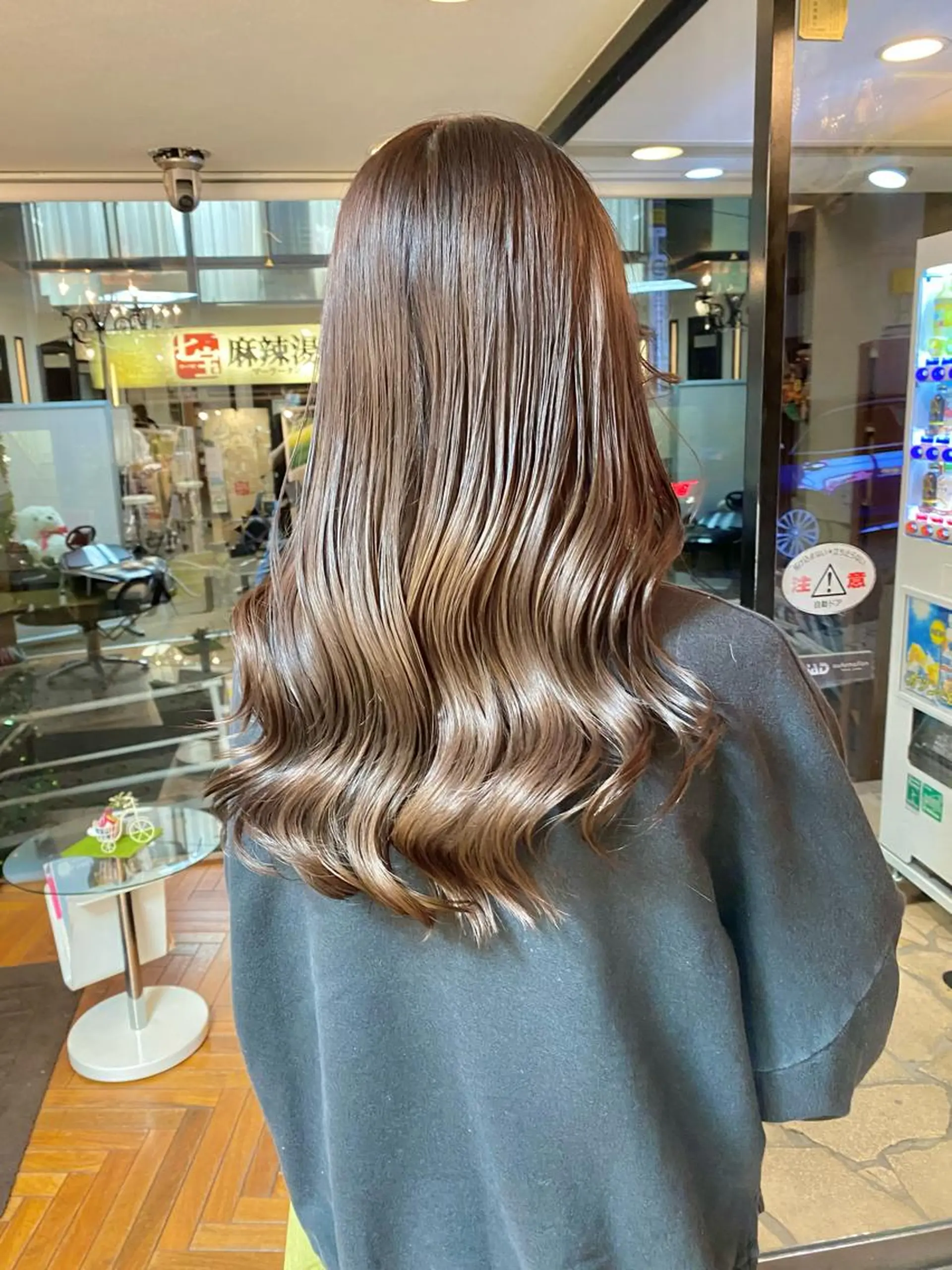 ロング カラー ベージュカラー グレージュ ラベンダーカラー ラベンダーグレージュ ラベンダーベージュ カット ヘアカラー トリートメント ボブ/縮毛矯正/ レイヤー/塚田のヘアスタイル