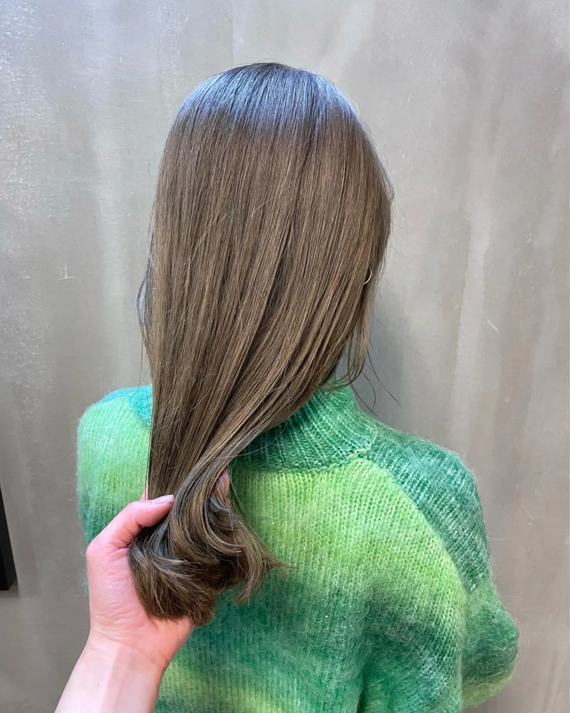 セミロング カラー パーマ ヘアアレンジ メンズ キッズ ネイル マツエク・マツパ アイブロウ グレージュ オリーブグレージュ オリーブグレー カット ヘアカラー トリートメント tatsumi/ボブ ウルフ/レイヤーのヘアスタイル