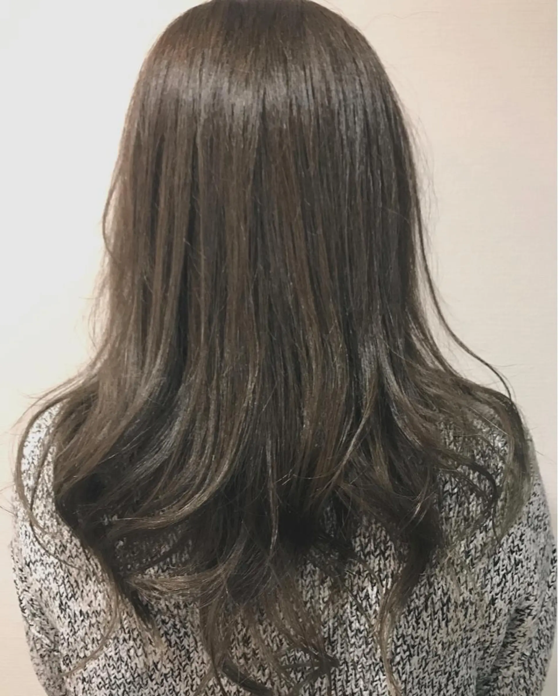 セミロング カラー レイヤーカット匠 イソザキノリユキのヘアスタイル