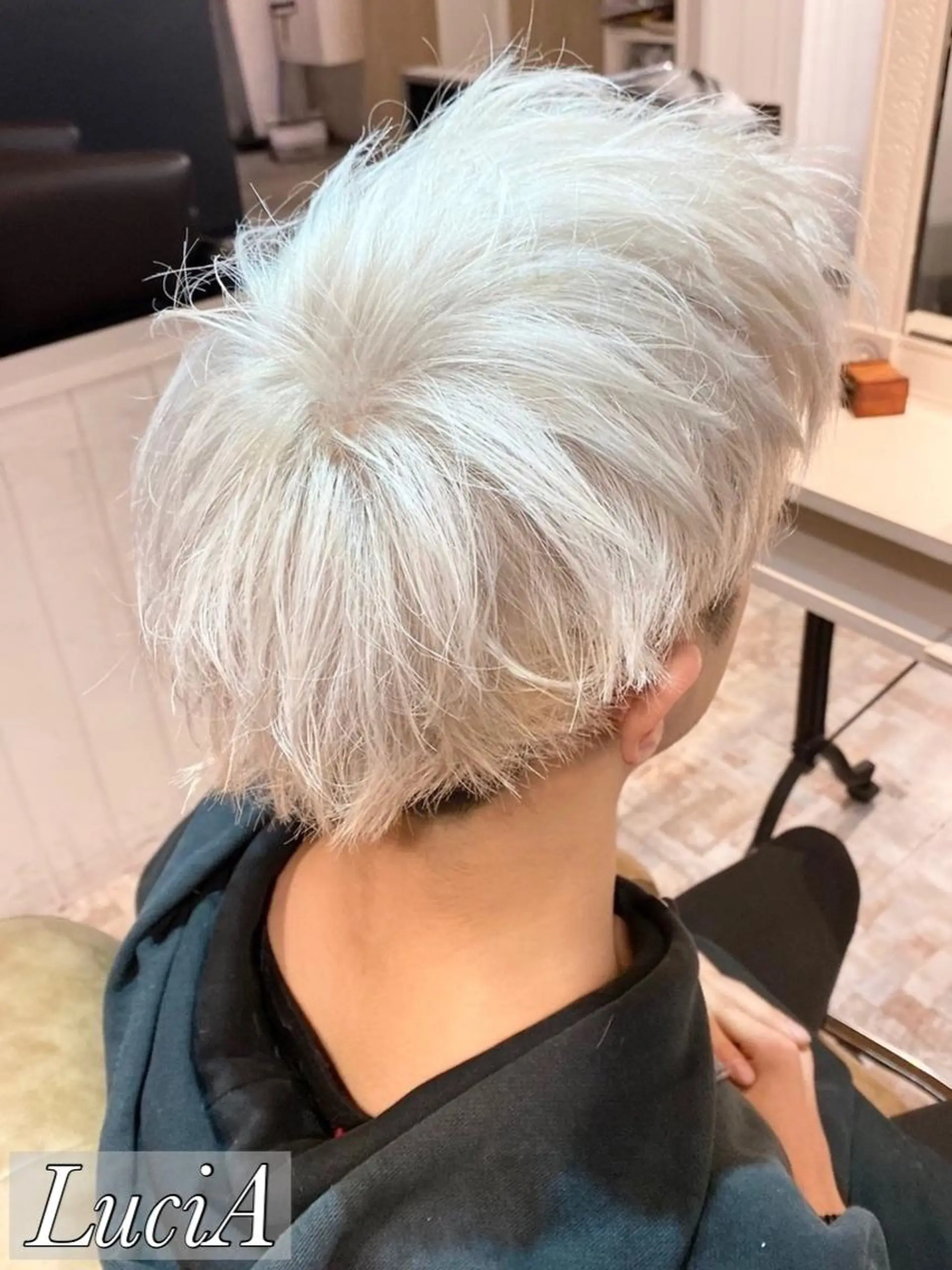 ロング カラー ヘアアレンジ ブリーチ ケアブリーチ ダブルカラー グラデーションカラー イルミナカラー LuciA/エクステ カラーのヘアスタイル