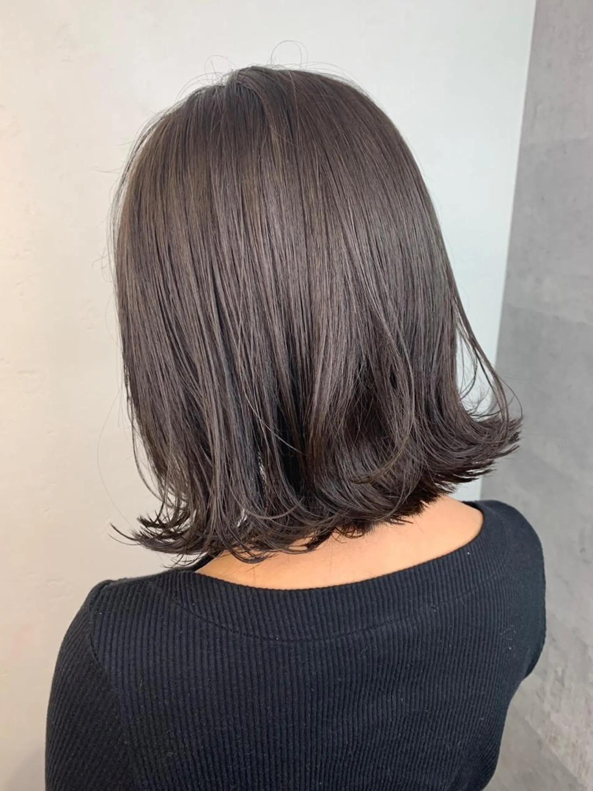 ショート カラー パーマ 透明感カラー グレージュ _ WHITE三宮店のヘアスタイル