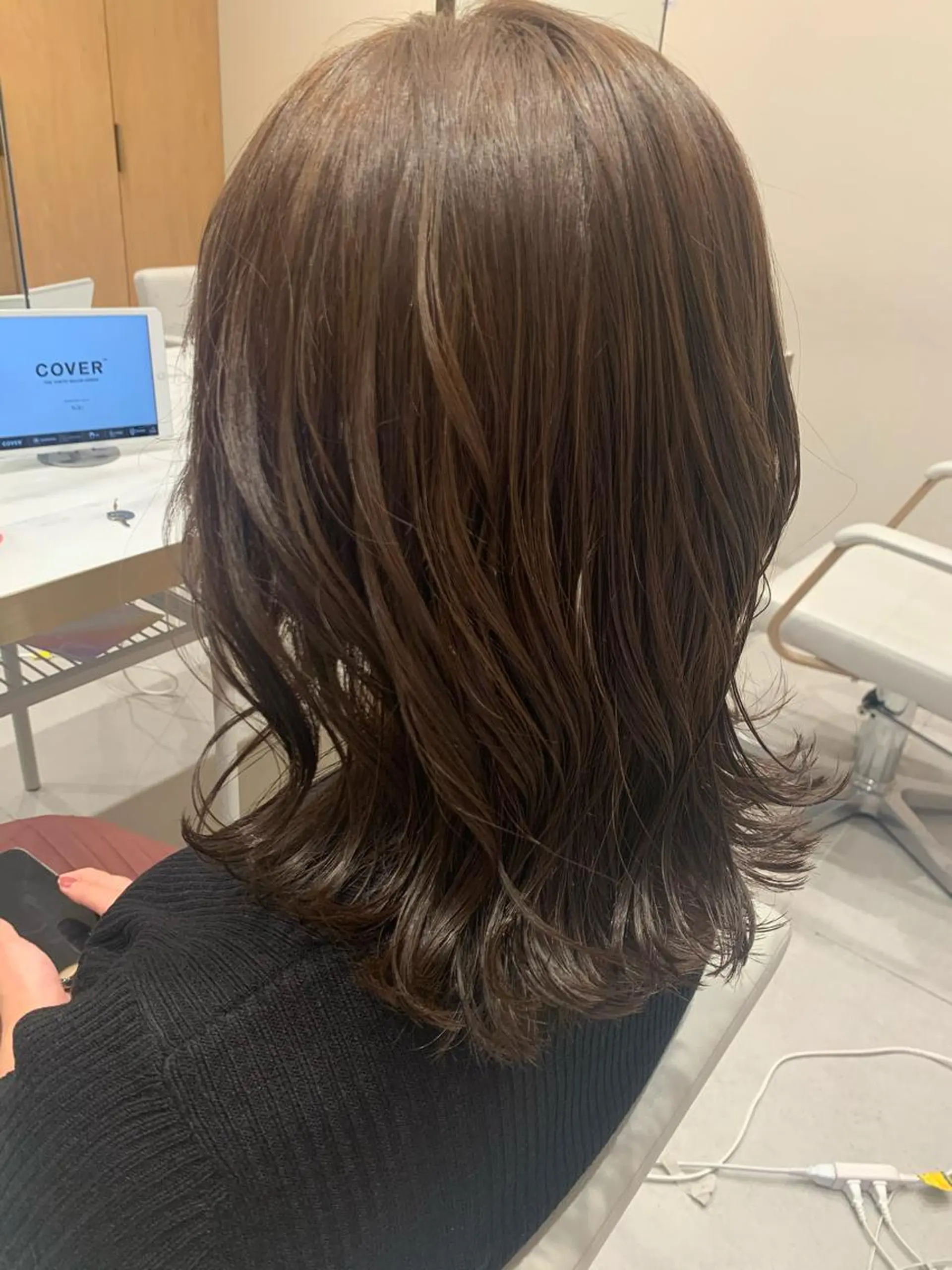 セミロング Toiro所属・🤎小顔レイヤー /ベージュ🤎友香のヘアスタイル