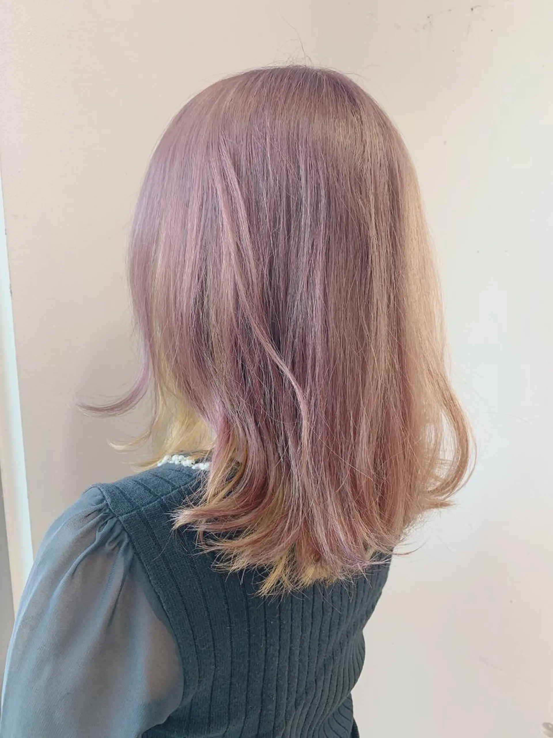 ミディアム カラー カット ヘアカラー トリートメント 白髪ぼかしハイライト 柳川拓哉のヘアスタイル