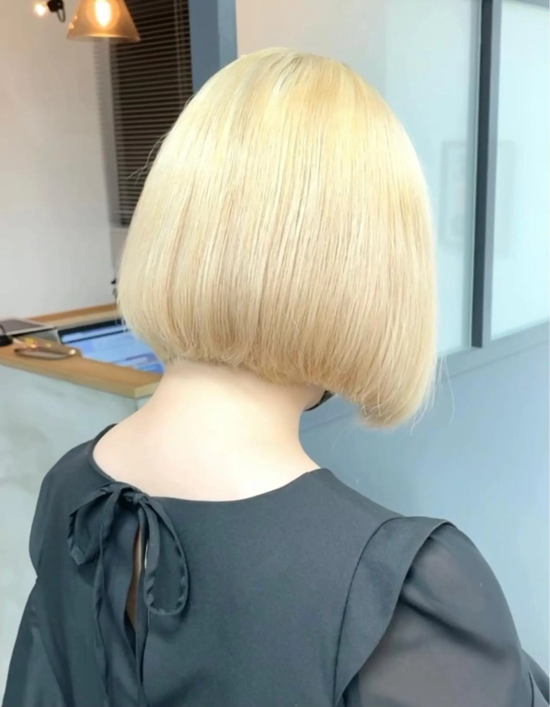ショート 難波/心斎橋/ボブ/ 髪質改善/ハイトーンのヘアスタイル