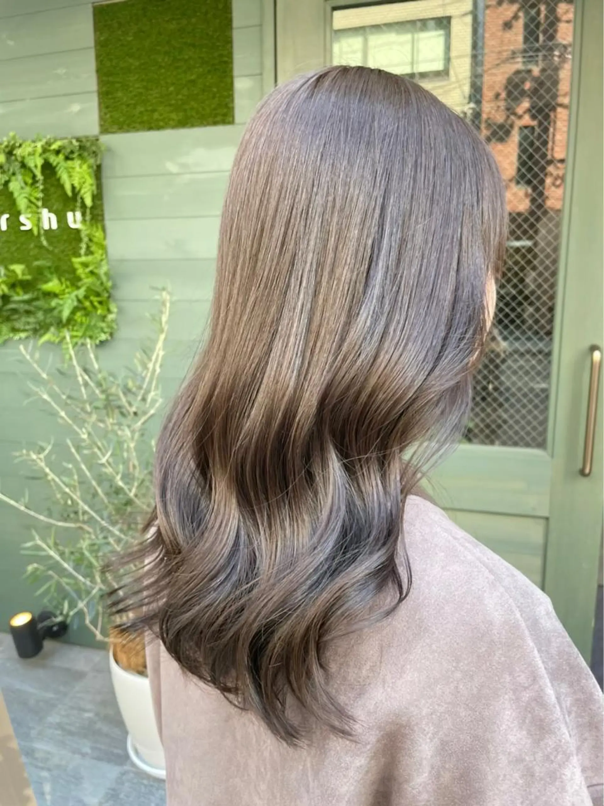 ミディアム カラー カット ヘアカラー 石川 聖奈のヘアスタイル