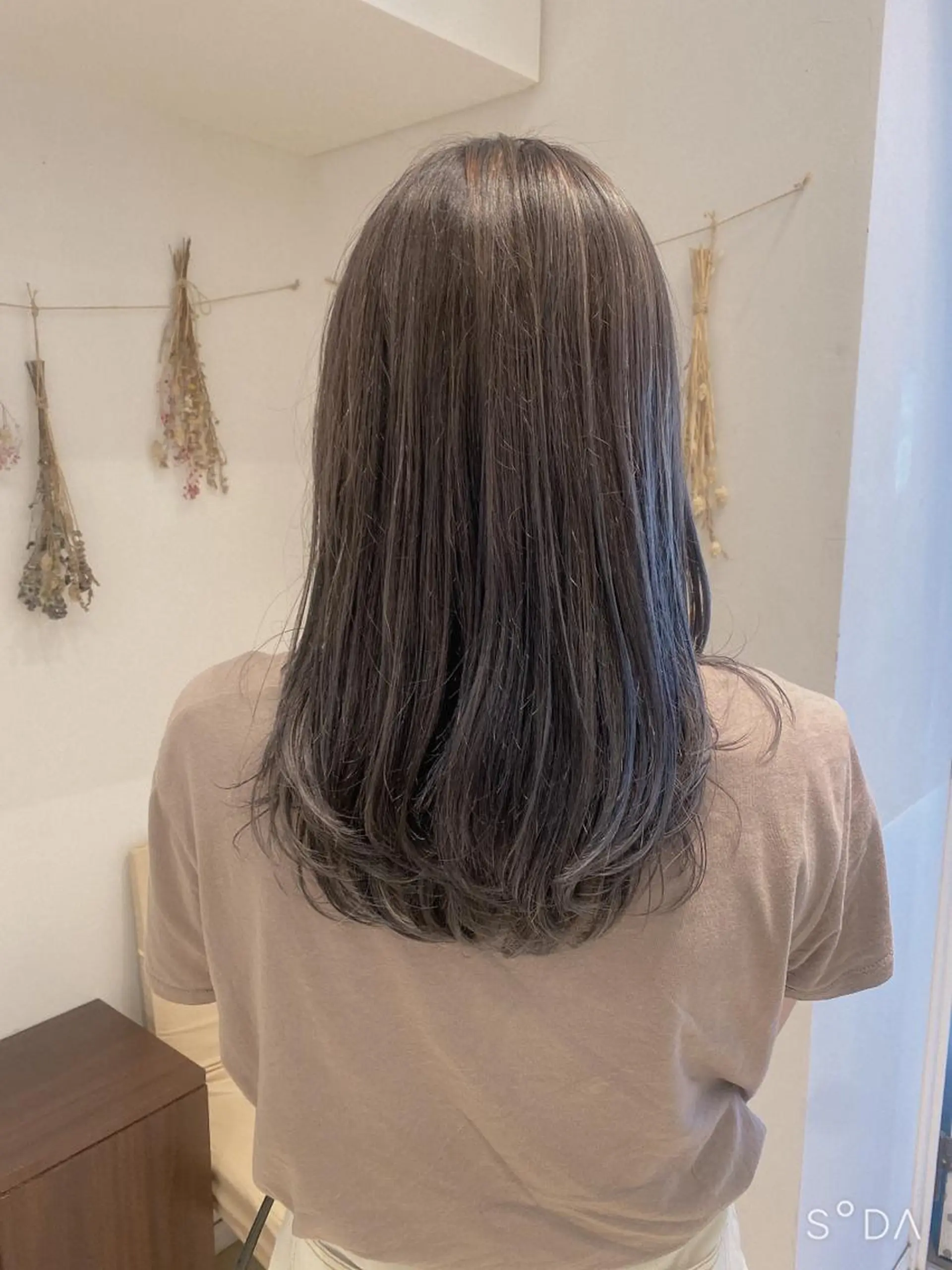 セミロング カラー ベージュカラー ハイライトカラー ハイライト レイヤーカット はだゆうき @hadadan08のヘアスタイル