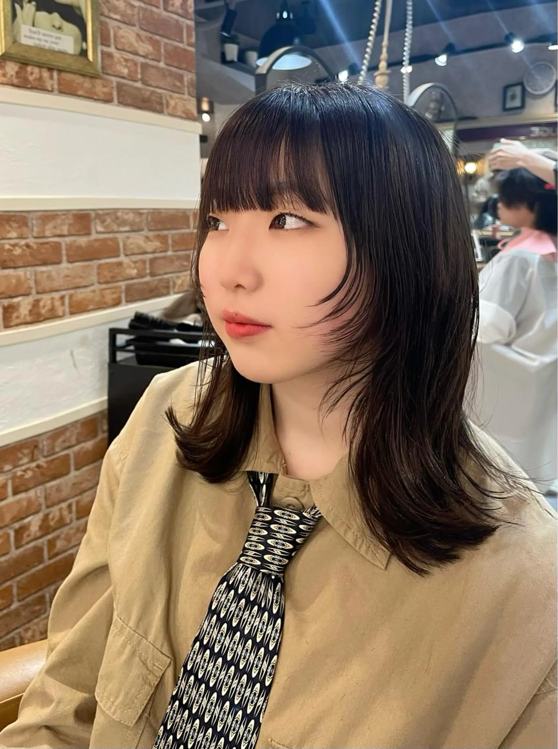 ミディアム カラー ウルフカット ヘアカラー トリートメント 🫧顔周りレイヤー/ ウルフ/縮毛/白倉のヘアスタイル