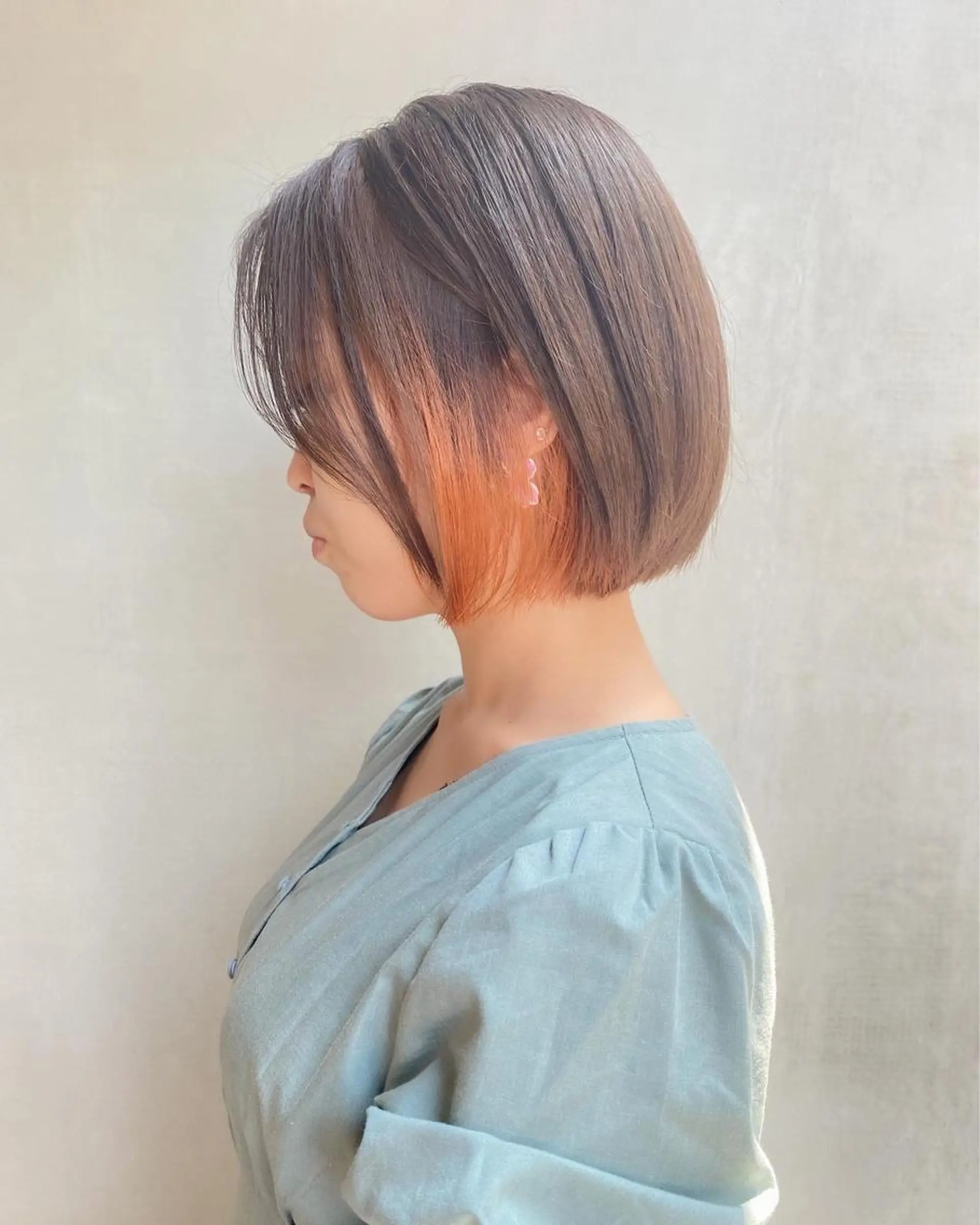 ショート カラー ブリーチ インナーカラー オレンジ ボブ 板谷みさき /艶ボブ/藤沢美容室のヘアスタイル