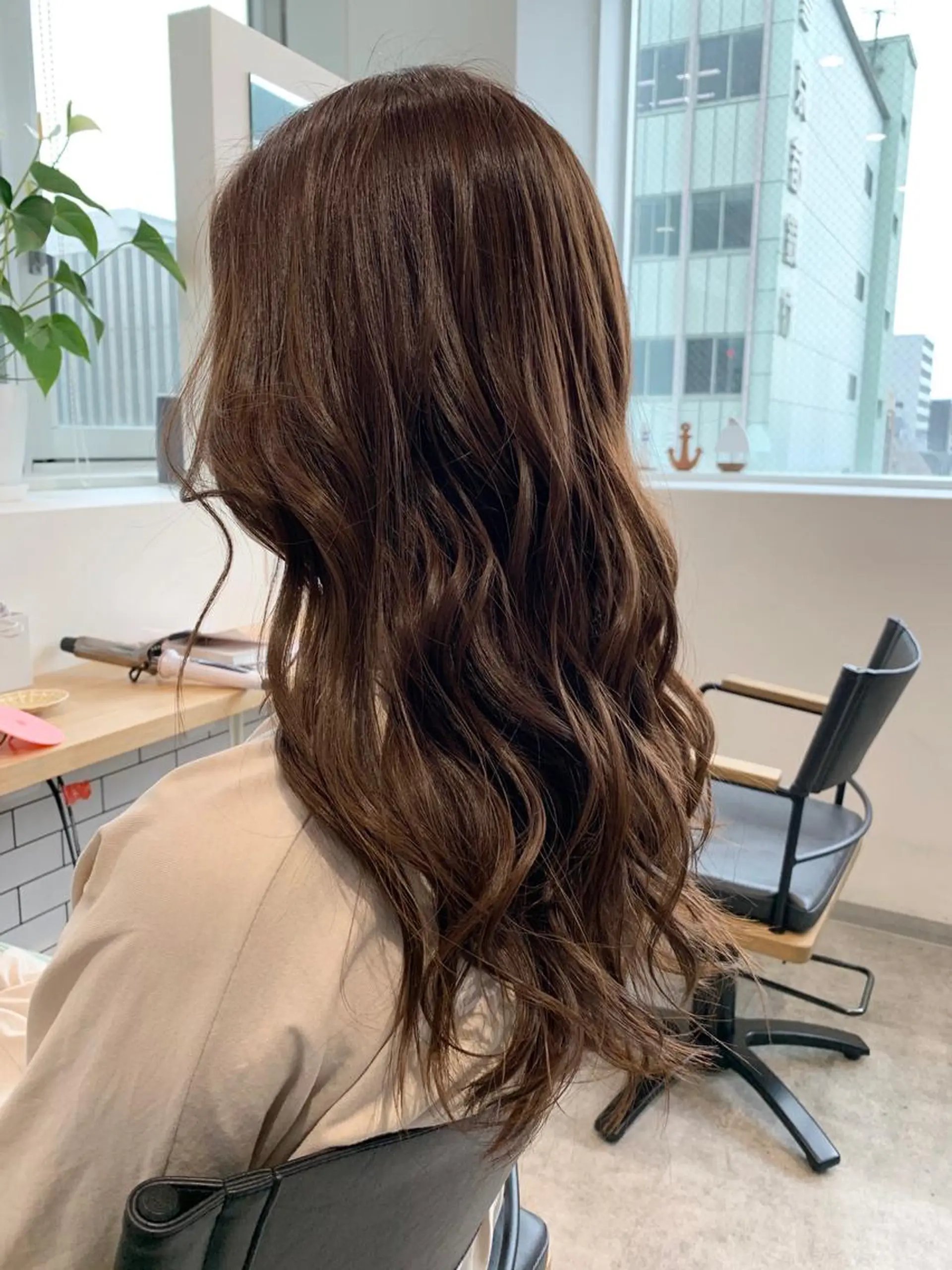 ロング カラー アッシュ バレイヤージュ ベージュカラー ブロンド ブルーカラー レイヤーカット/ 艶カラー/RYOMAのヘアスタイル