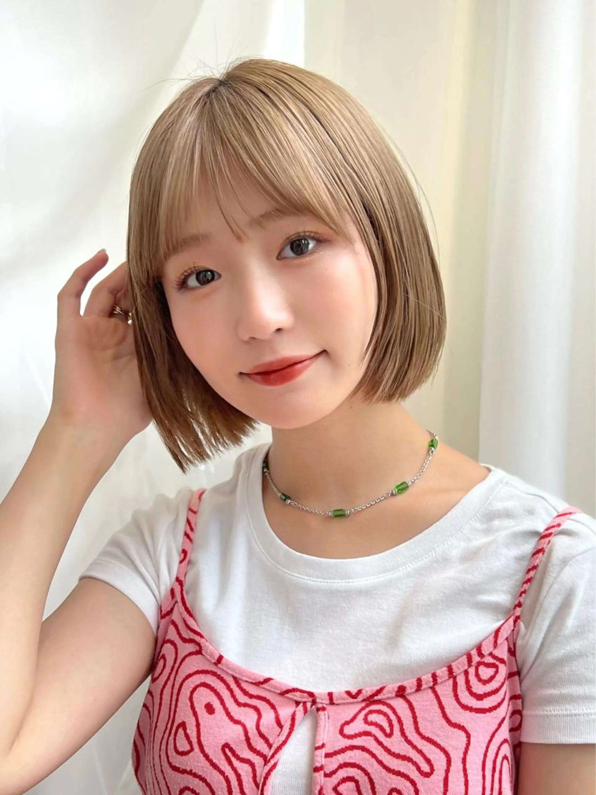 ミディアム カラー ベージュカラー 透明感カラー グレージュ ボブ カット ヘアカラー トリートメント レイヤー専門家 ダブルカラー修のヘアスタイル