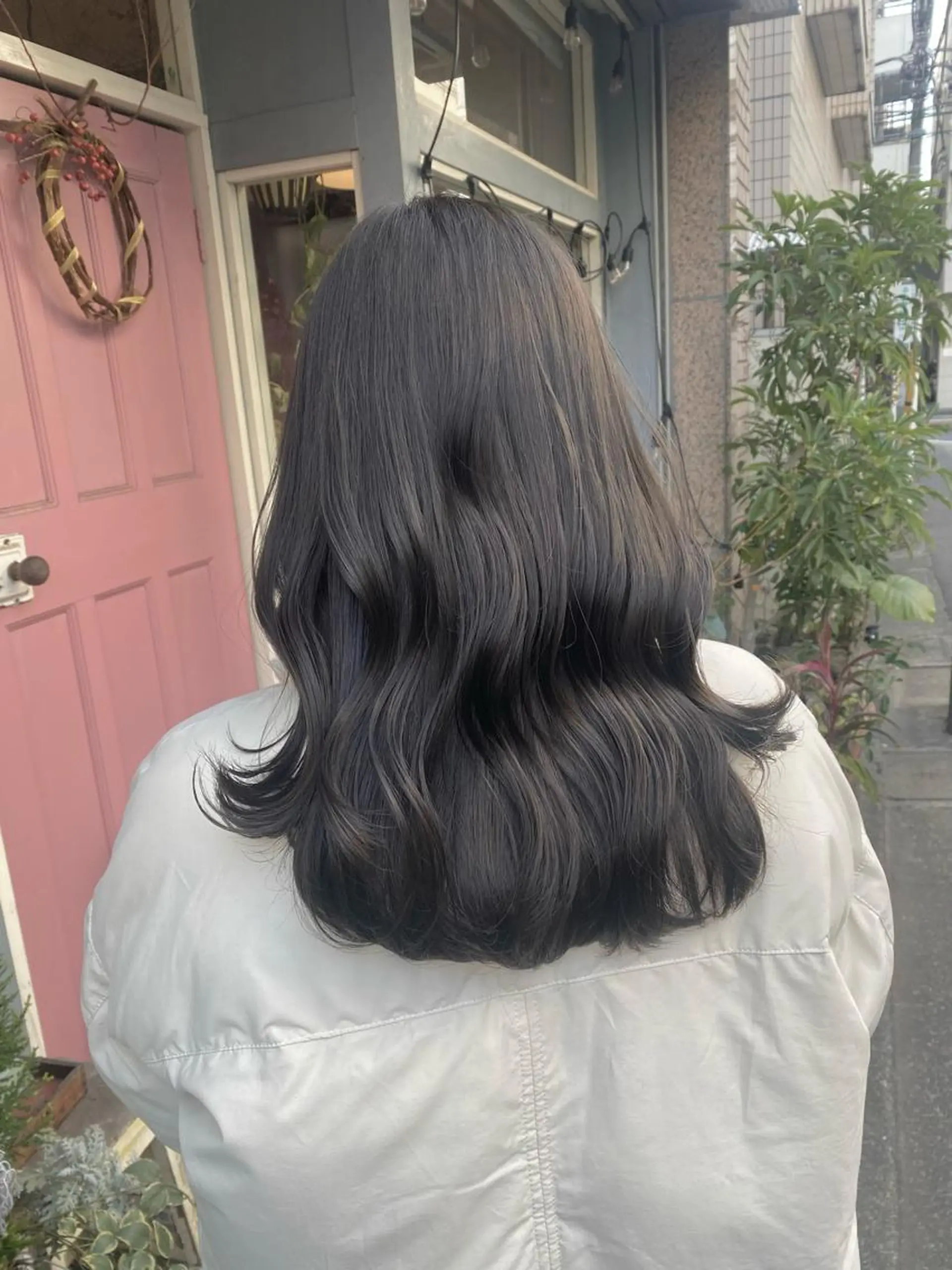 ミディアム カラー グレージュ オリーブグレージュ オリーブグレー ヤスザトアヤノ ／レイヤー／オリーブのヘアスタイル