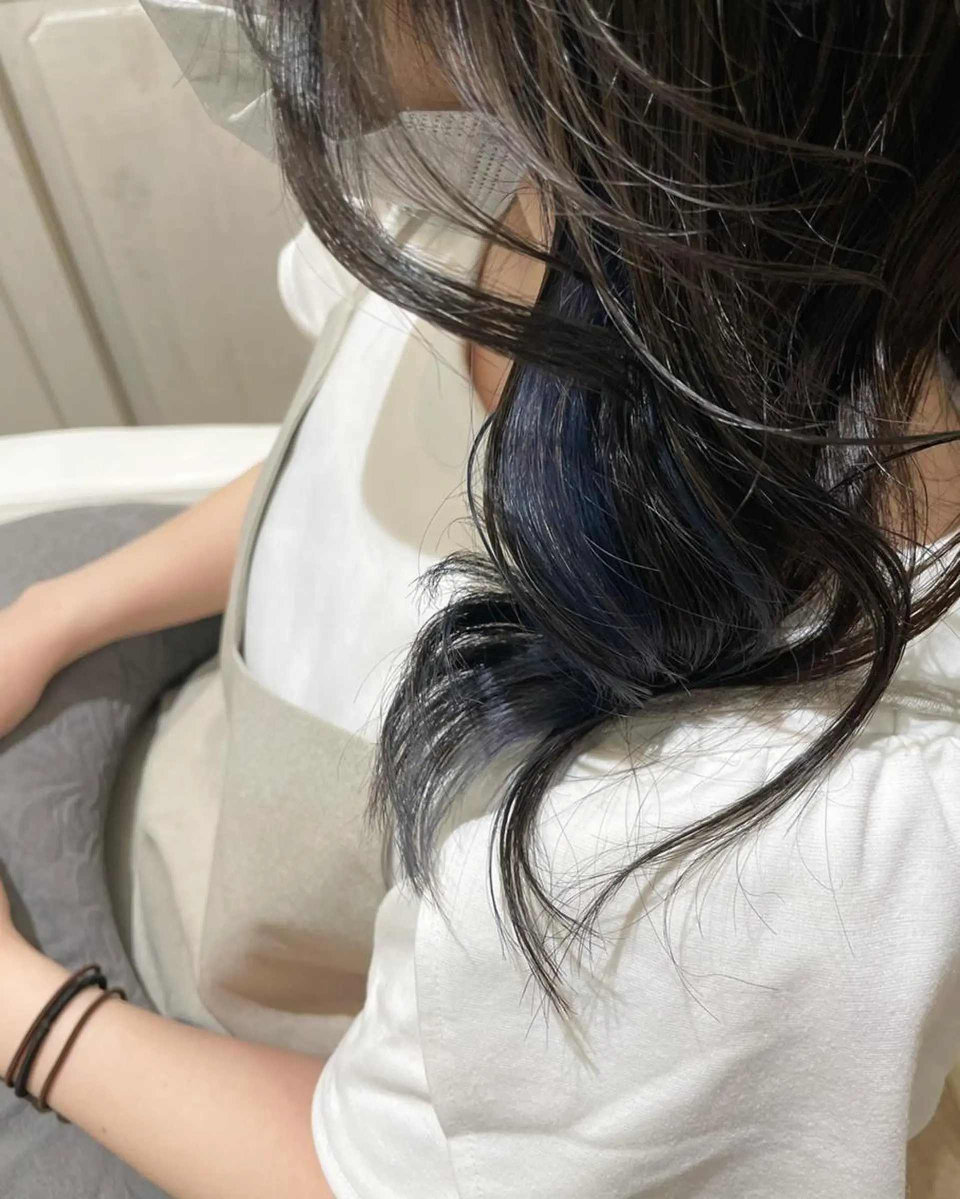ミディアム カラー パーマ ヘアアレンジ メンズ キッズ ネイル マツエク・マツパ メンズインナーカラー インナーカラー ネイビーカラー ネイビー 🫧垢抜けヘア🫧 SHIORIのヘアスタイル