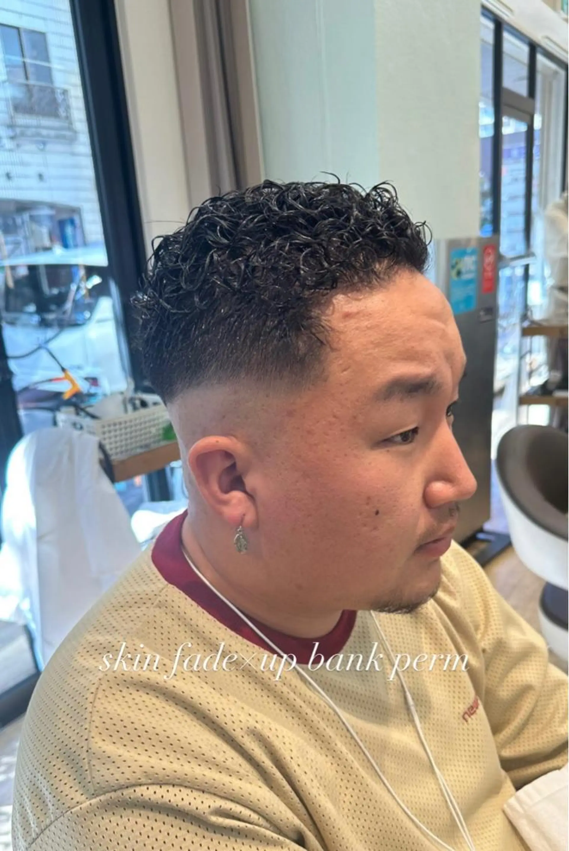 ミディアム パーマ メンズ ミディアムパーマ フェードカット メンズパーマ スパイラルパーマ パーマ職人 渡邊　優雅のヘアスタイル