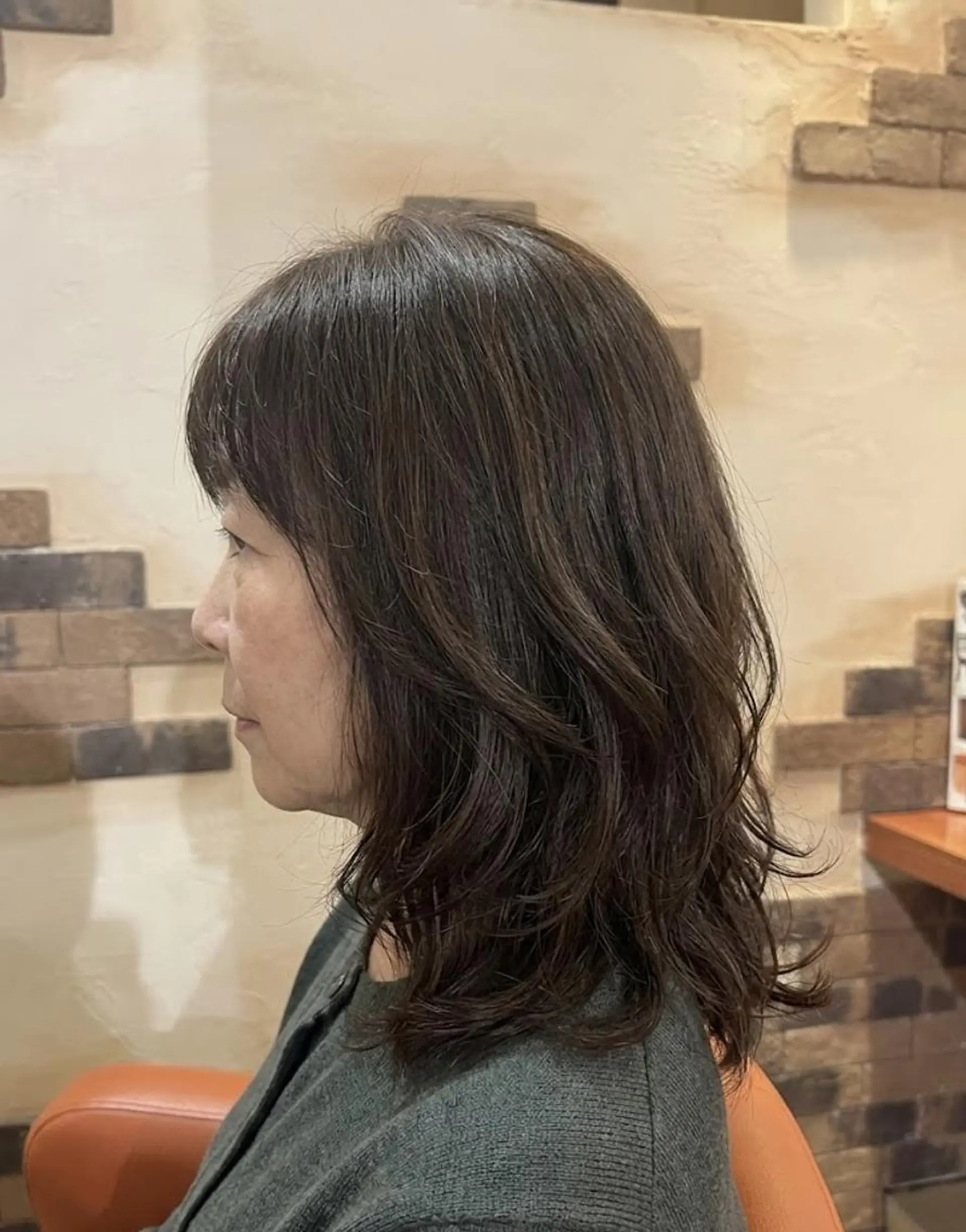 ミディアム カラー ベージュカラー ブラウンカラー ブラウンベージュ 顔周りカット レイヤーカット カット ヘアカラー トリートメント ヘッドスパ flencia 丸 和博｜カットのヘアスタイル