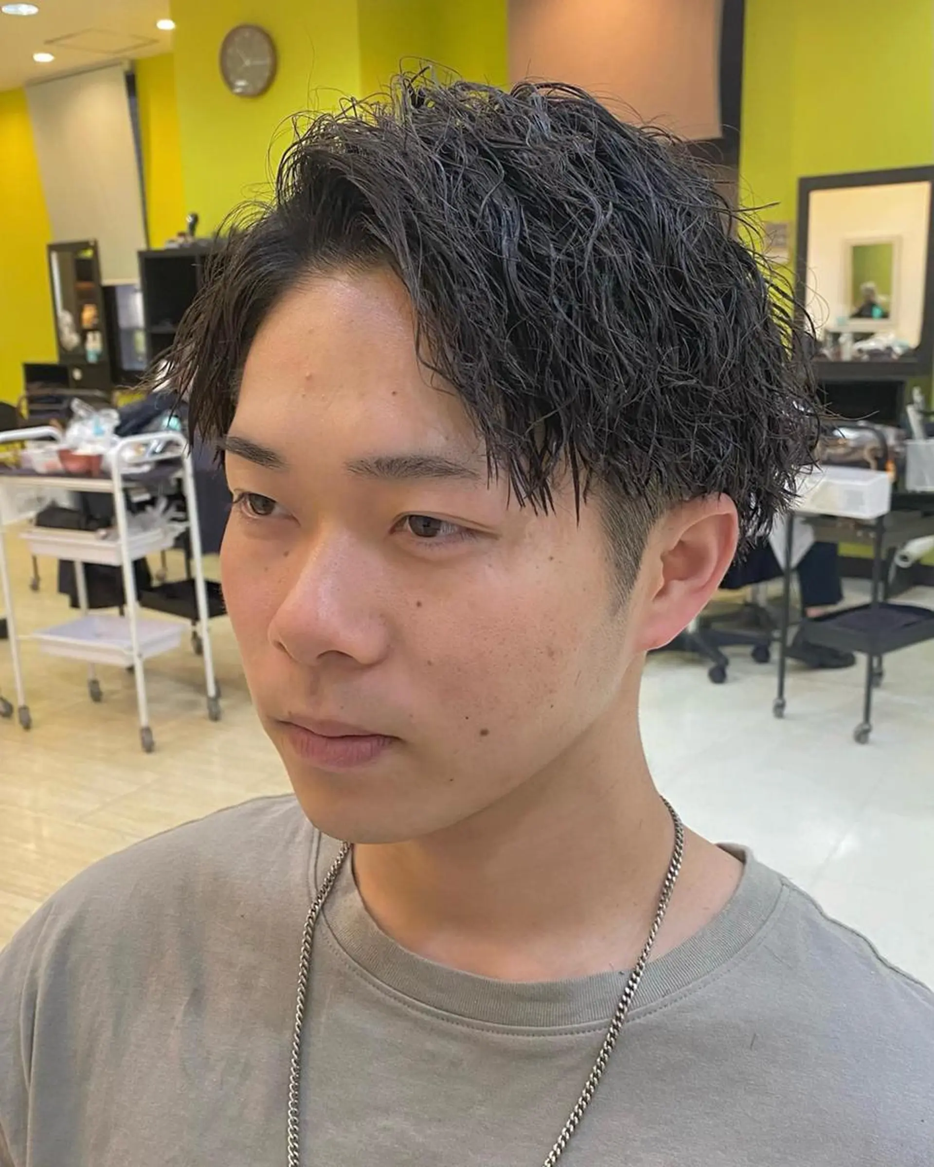 パーマ メンズ アップバング フェードカット メンズパーマ プードルパーマ メンズツイストパーマ 年間2000名担当◎ パーマ職人/仲原佑樹のヘアスタイル