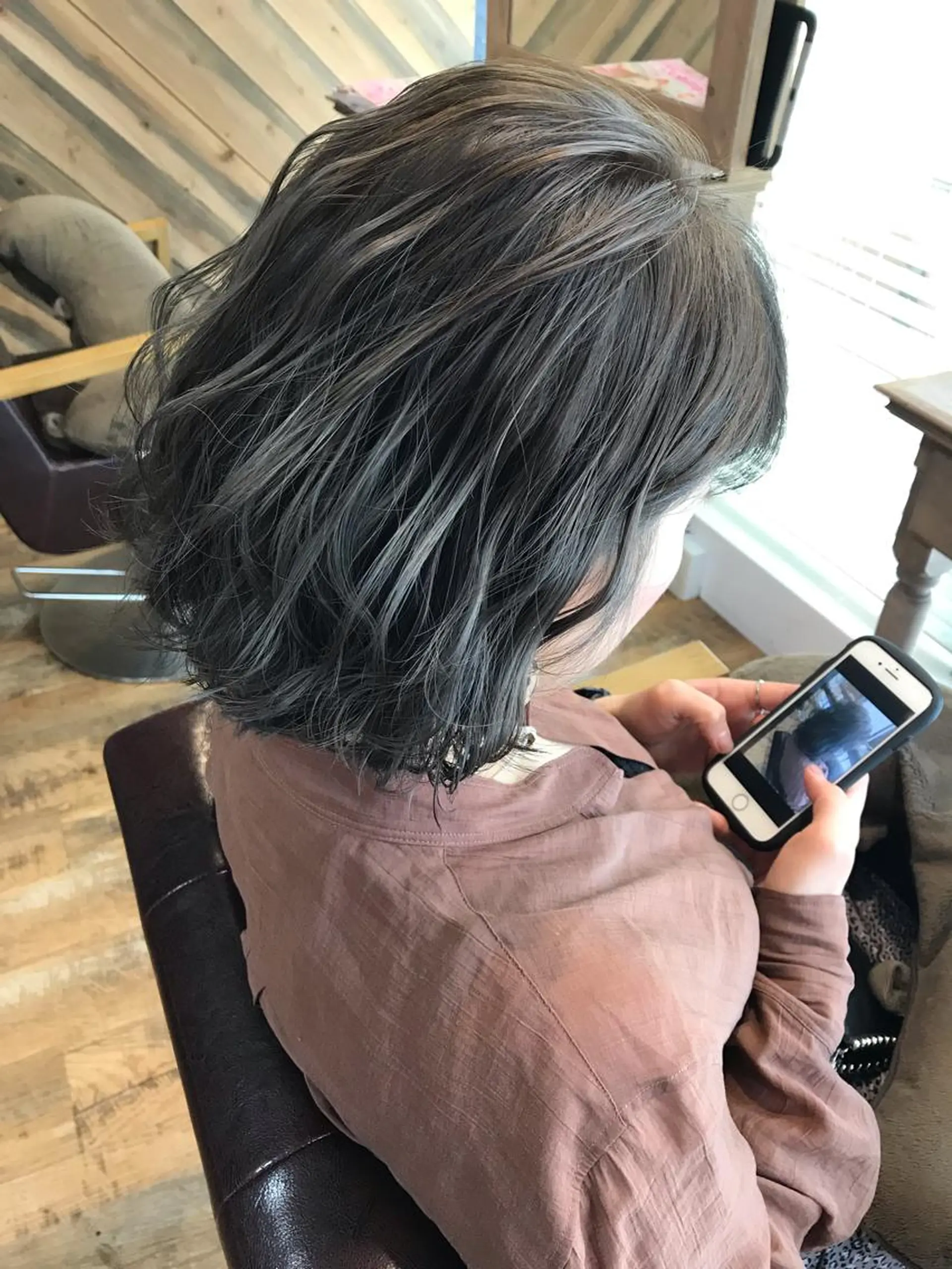ショート カラー パーマ re naのヘアスタイル