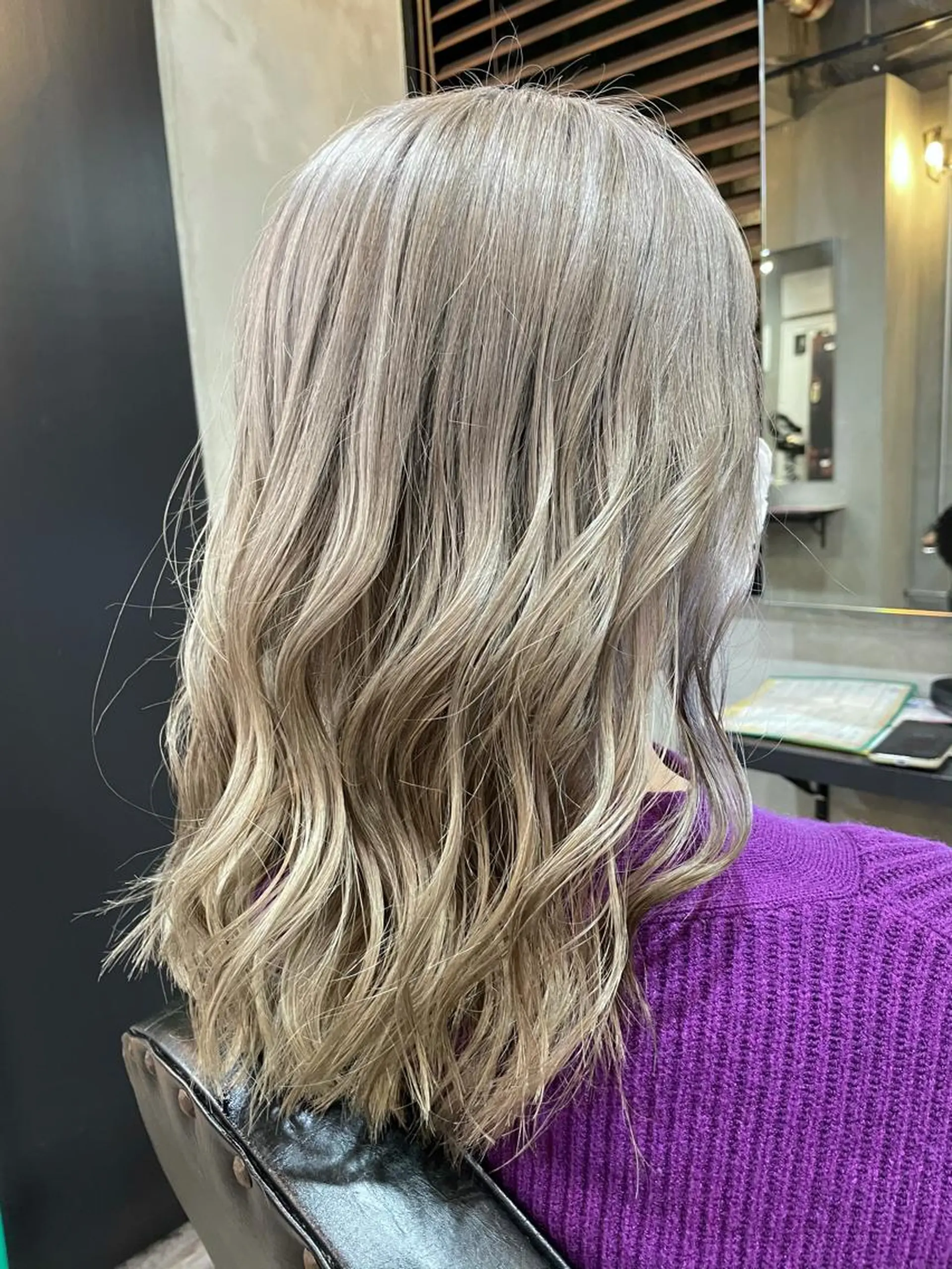 ミディアム カット ヘアカラー トリートメント La fith hair ponte所属・🔥ハイトーン🔥 🌈柴田尚貴🌈のヘアスタイル