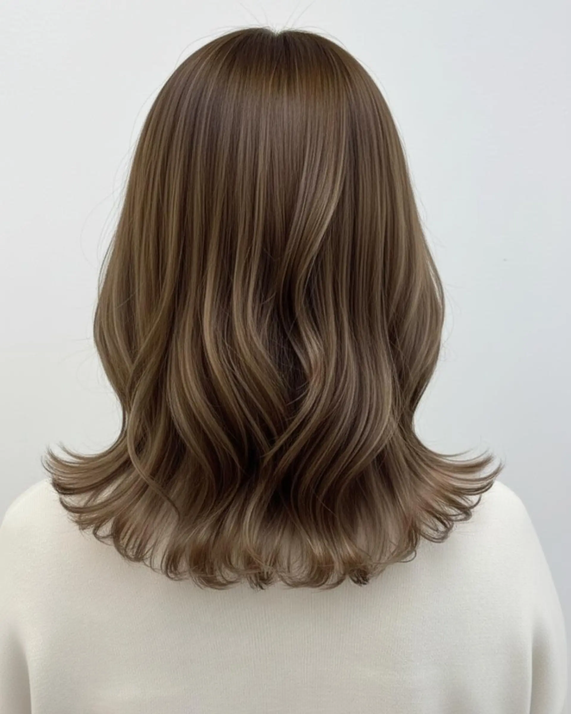 ミディアム カット 松本/透明感カラー/ ベージュ/青木 未羽のヘアスタイル