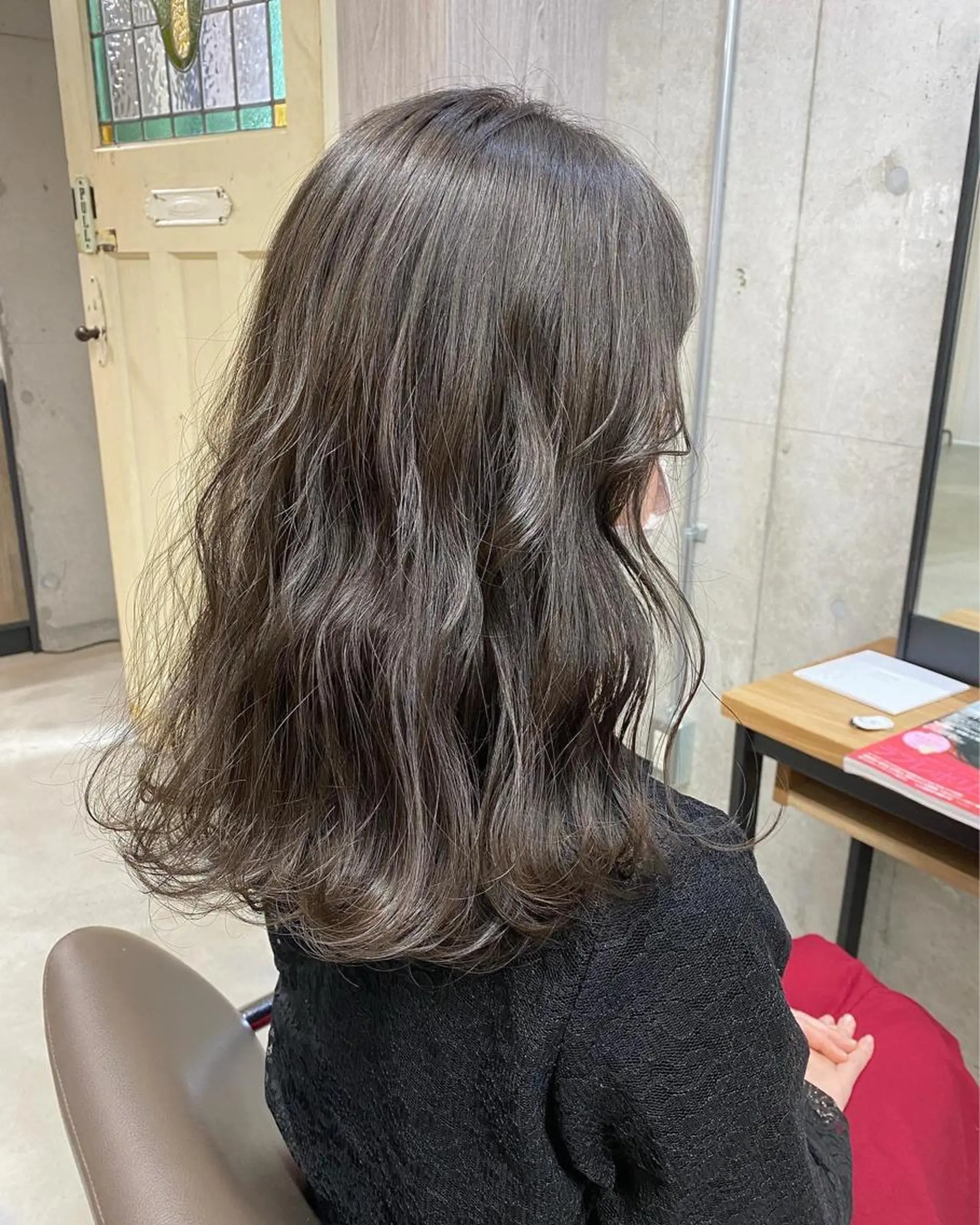 ミディアム カラー GiseL アンリのヘアスタイル