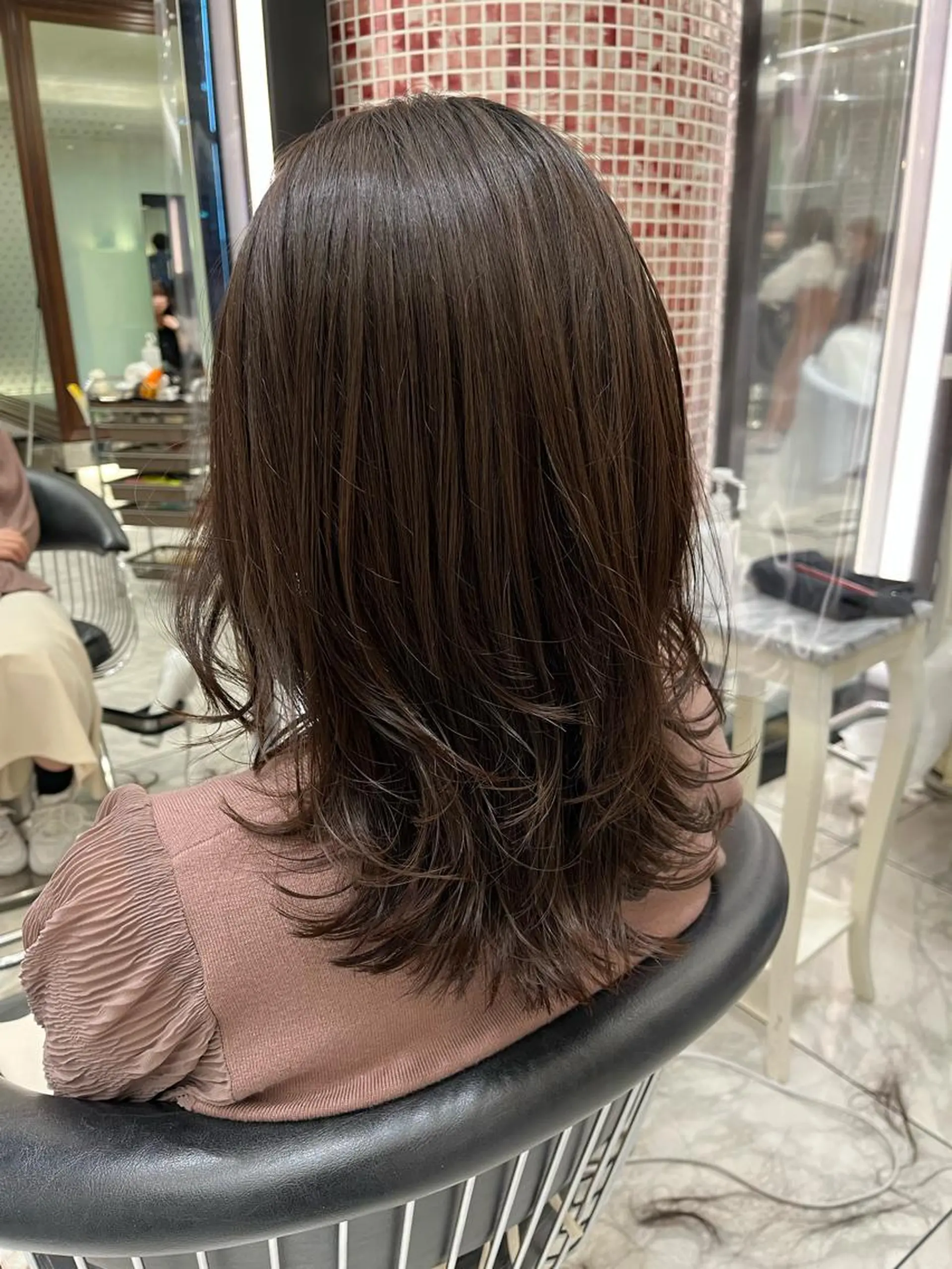 ミディアム 波巻きウェーブ 韓国風パーマ 纐纈のヘアスタイル