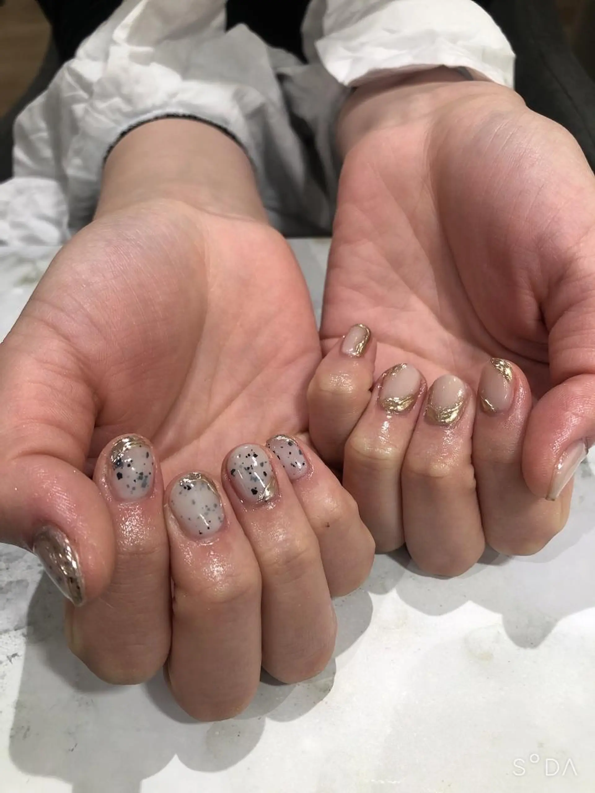 ネイル ニュアンスネイル ハンドネイル 吉野✨ ネイルデザイナー✨のネイルデザイン