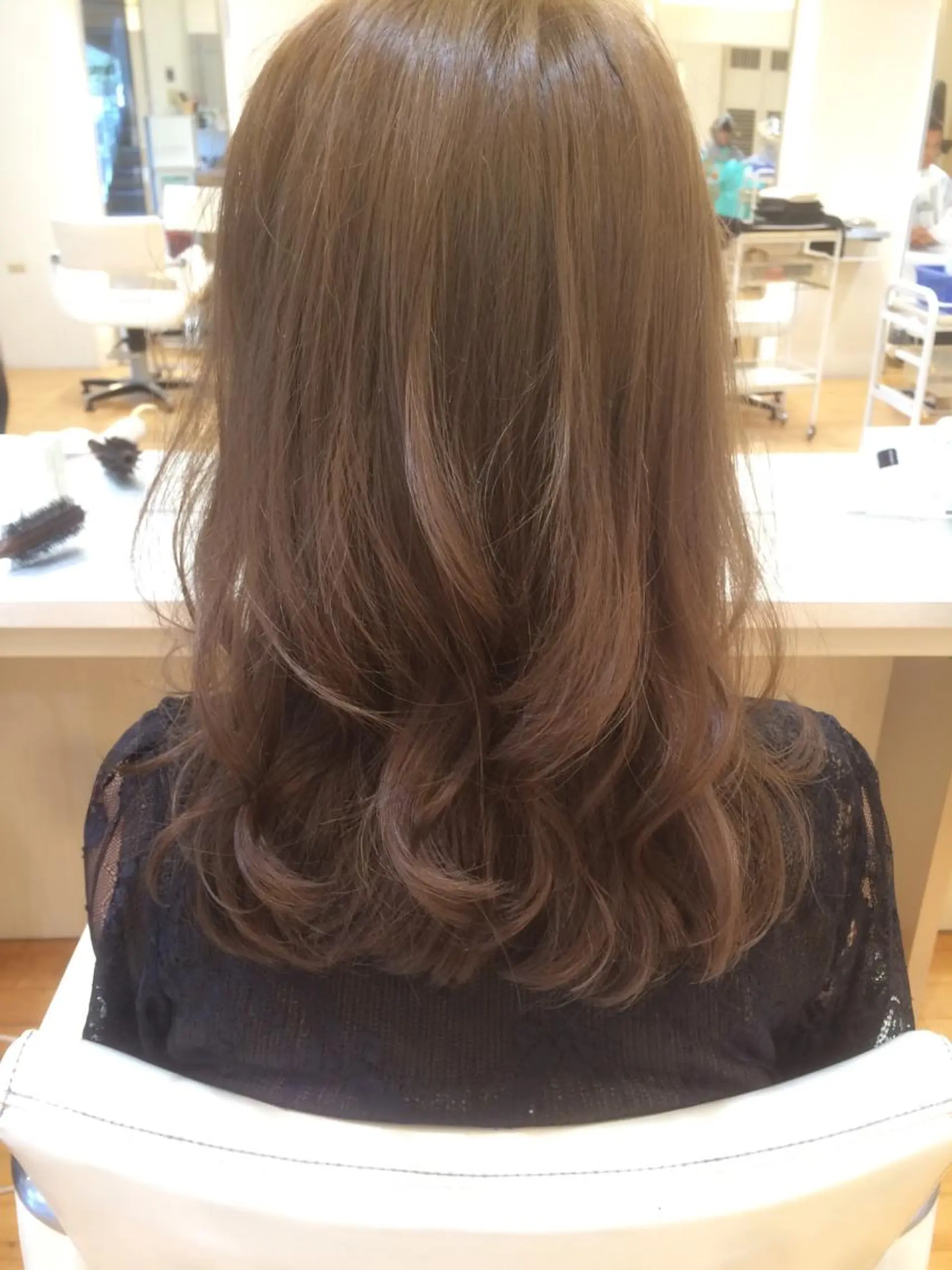 ミディアム セミロング カラー アッシュ イルミナカラー ReMix 新宿店所属・タジマ ヤスヒサのヘアスタイル