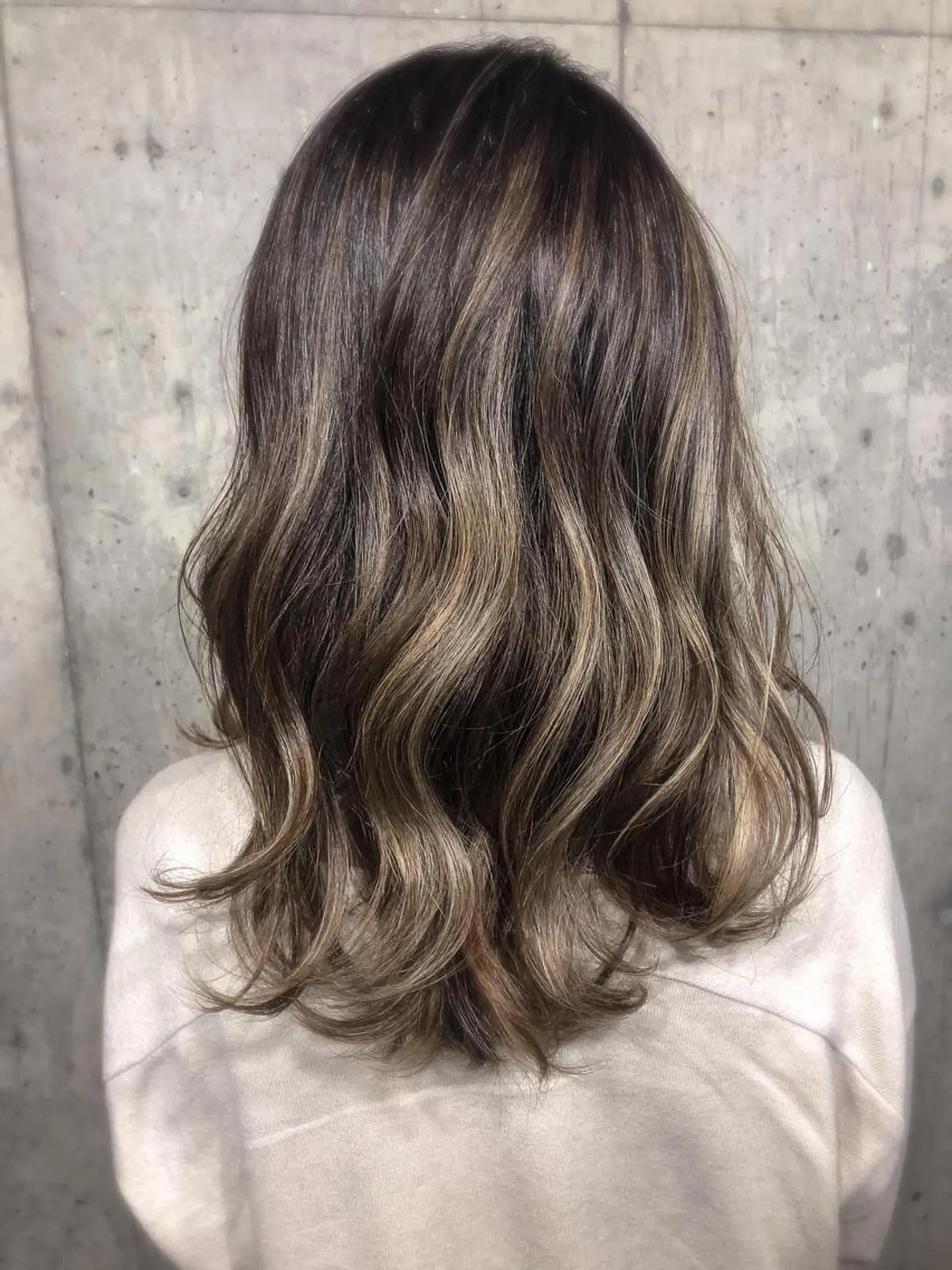 ロング カラー ベージュカラー ハイライトカラー ハイライト 北條 優輝のヘアスタイル