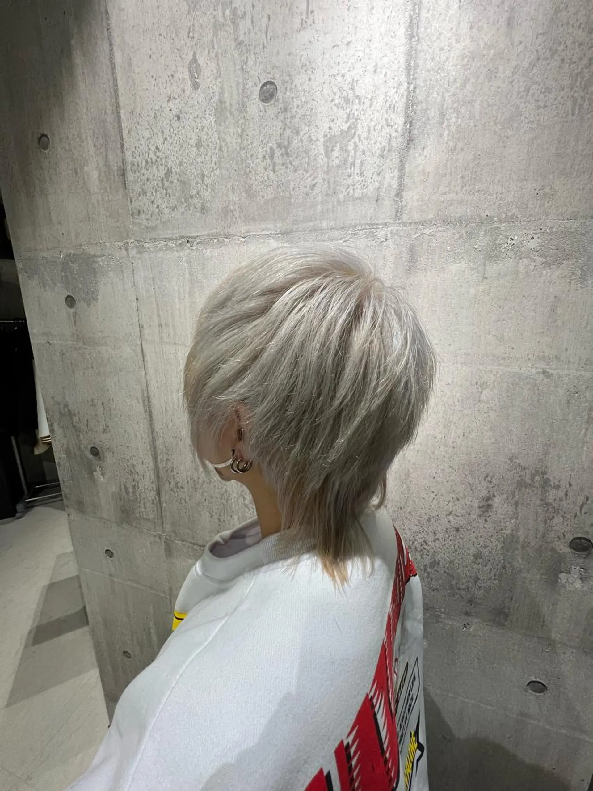 ミディアム カラー ベージュカラー mimiiy梅田 中崎町ハイトーンのヘアスタイル