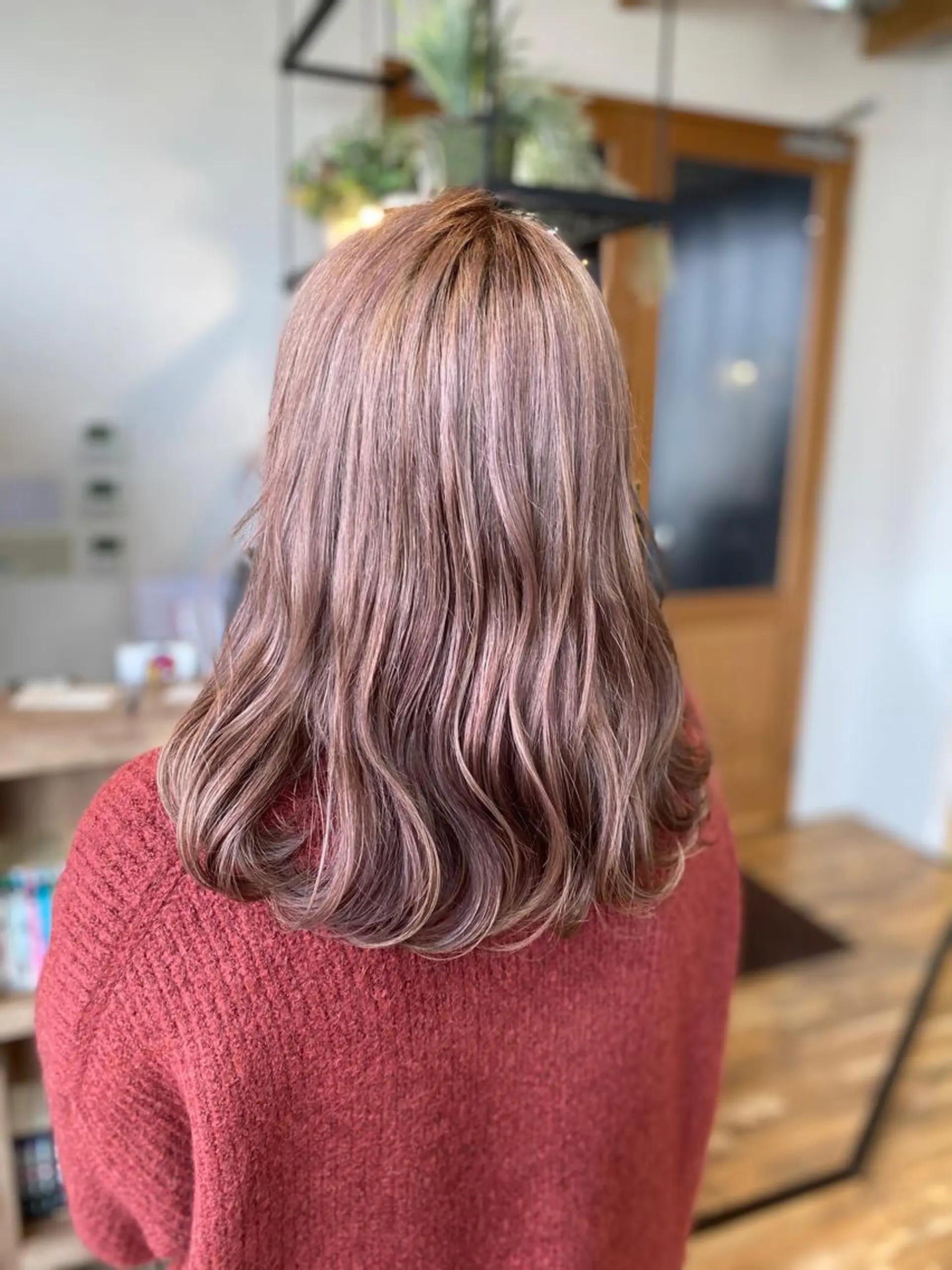 ミディアム カラー パーマ ヘアアレンジ re naのヘアスタイル