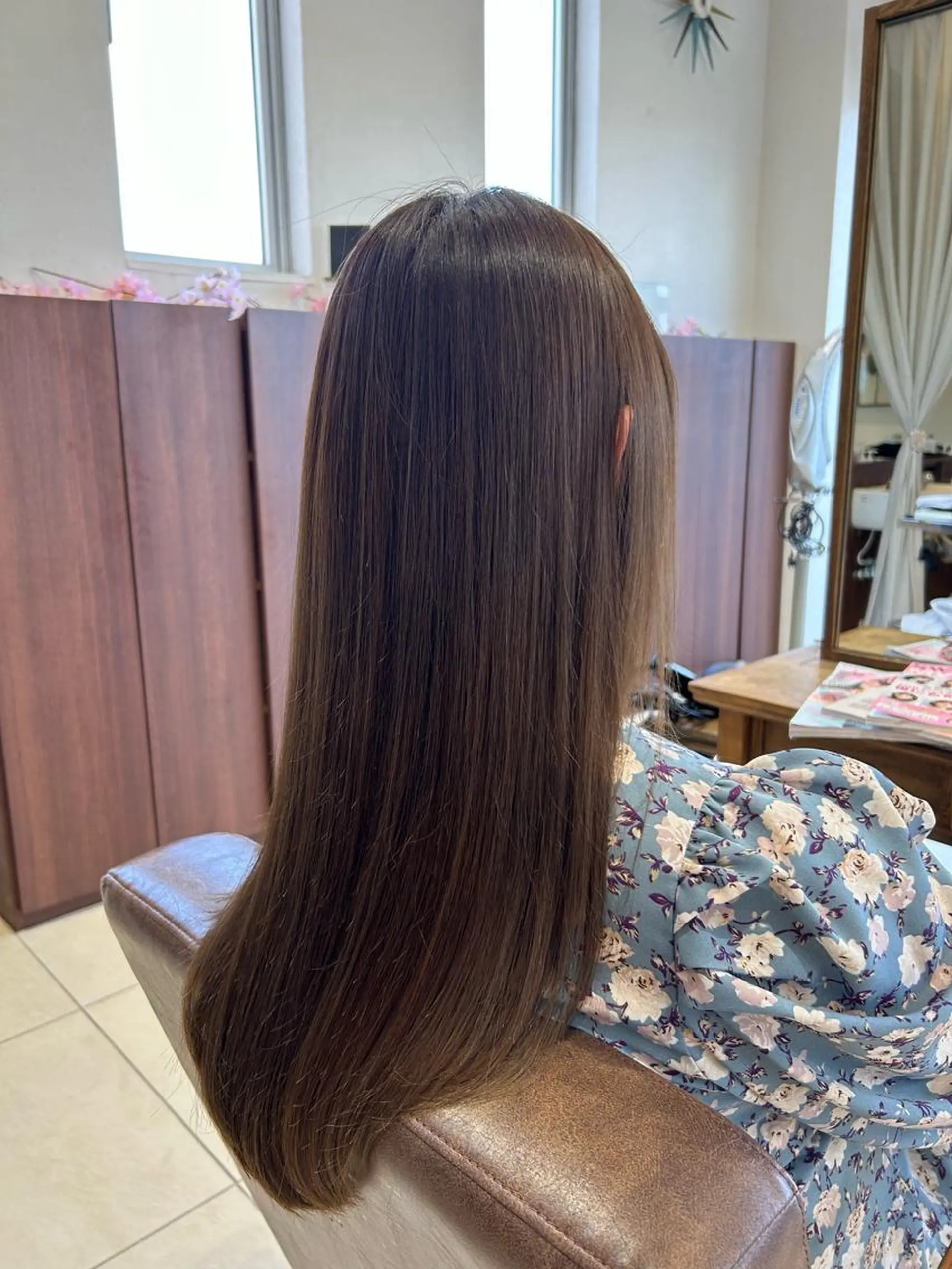 ロング カラー ヘアカラー トリートメント 山村紗慧/透明感カラ ー/クロスパーマのヘアスタイル