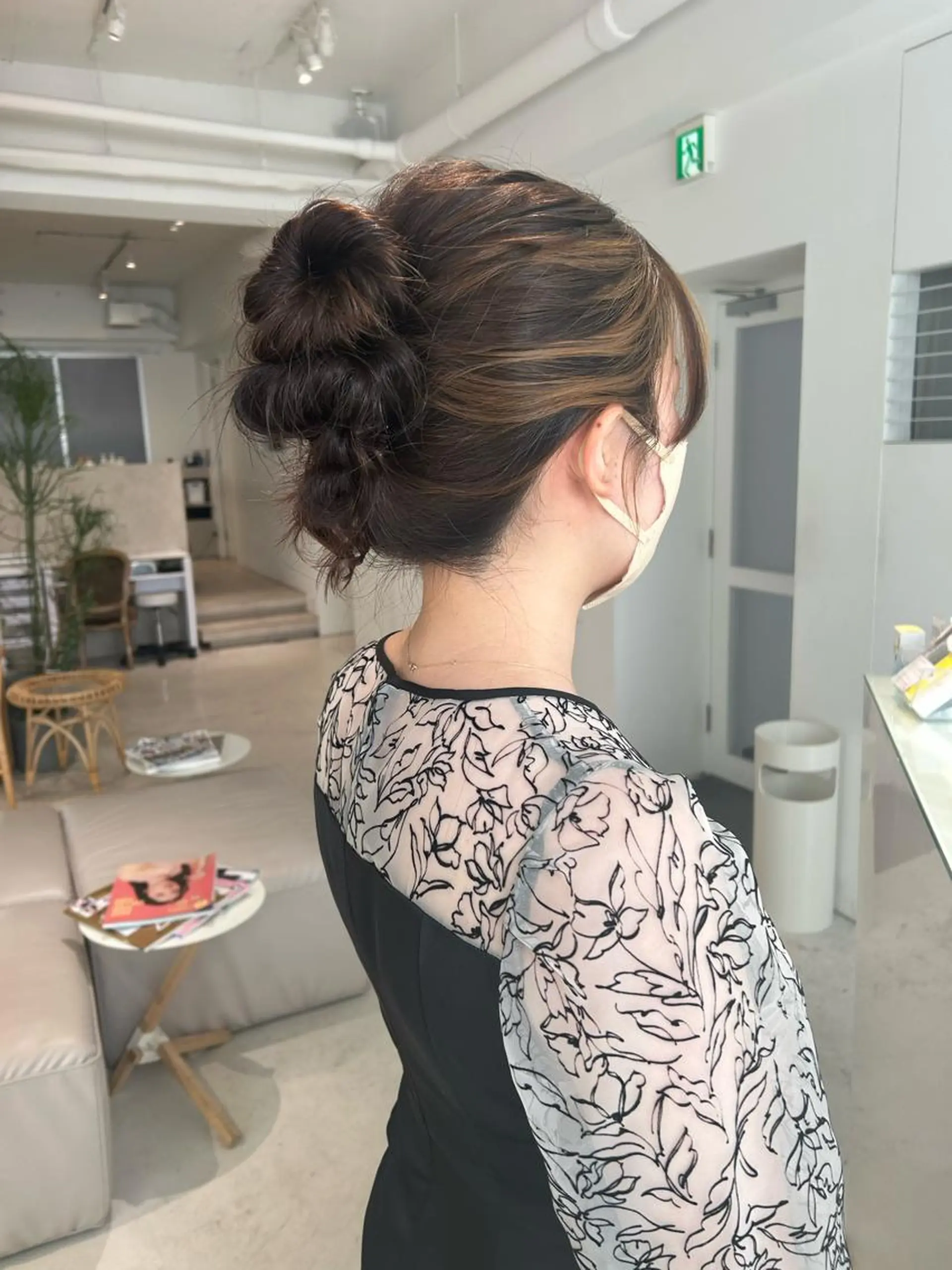 ロング ヘアアレンジ お団子ヘア ヘアセット 透明感カラー🫧 nanohaのヘアスタイル