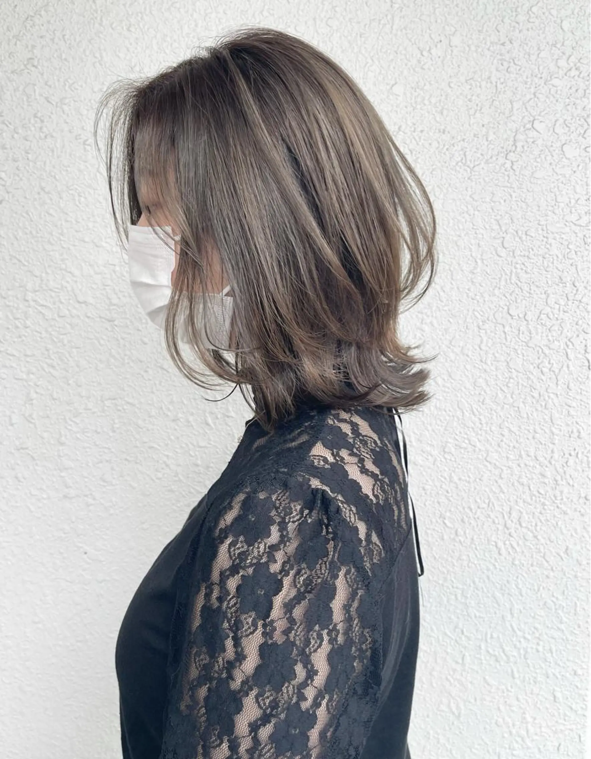 ミディアム カラー パーマ グレージュ レイヤーカット ヘアカラー トリートメント ヘアセット Londideal 高橋ヒロシのヘアスタイル