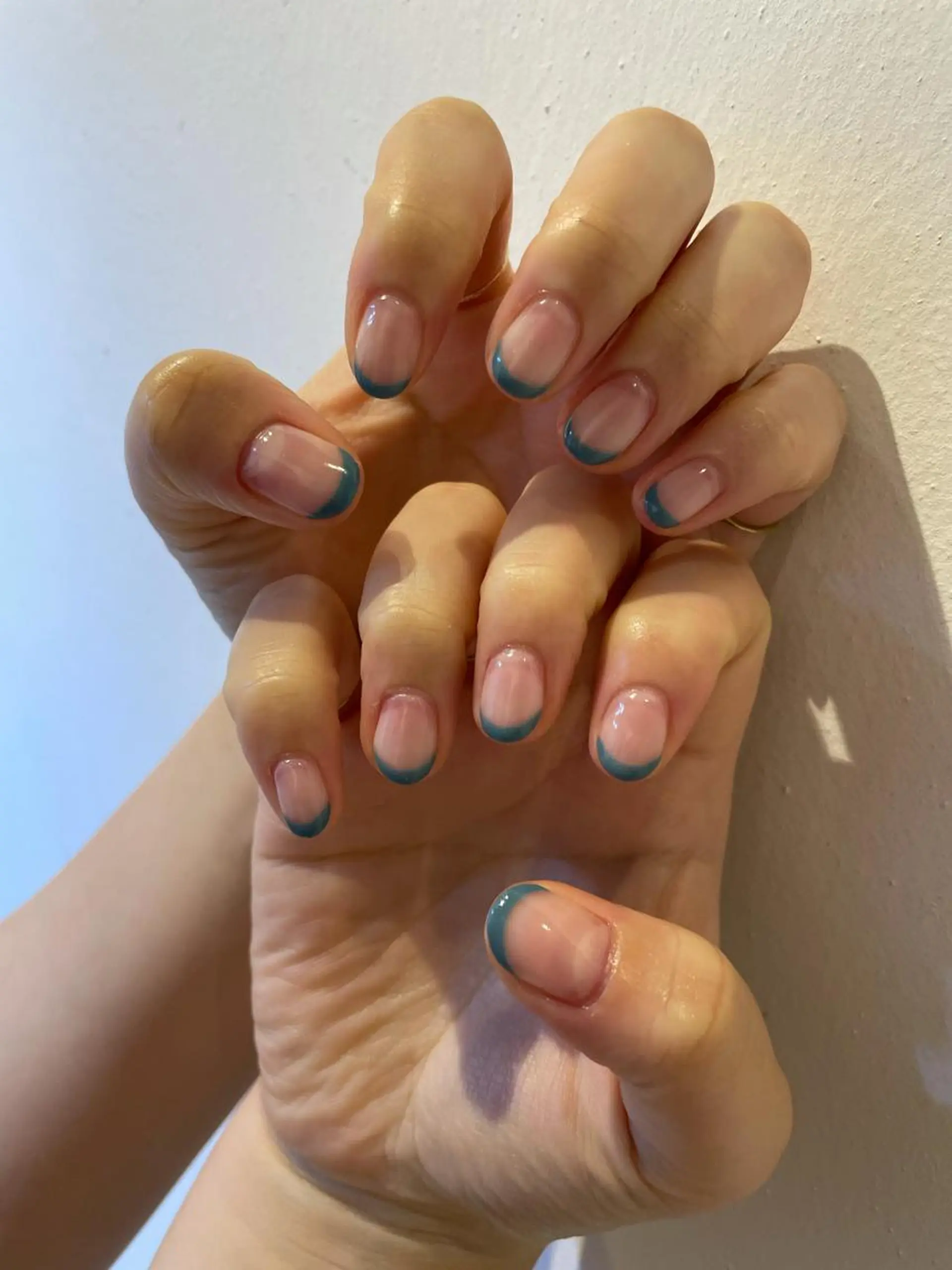 ネイル ブルー フレンチネイル ハンドネイル miu nail所属・MIUNail YUMIのネイルデザイン