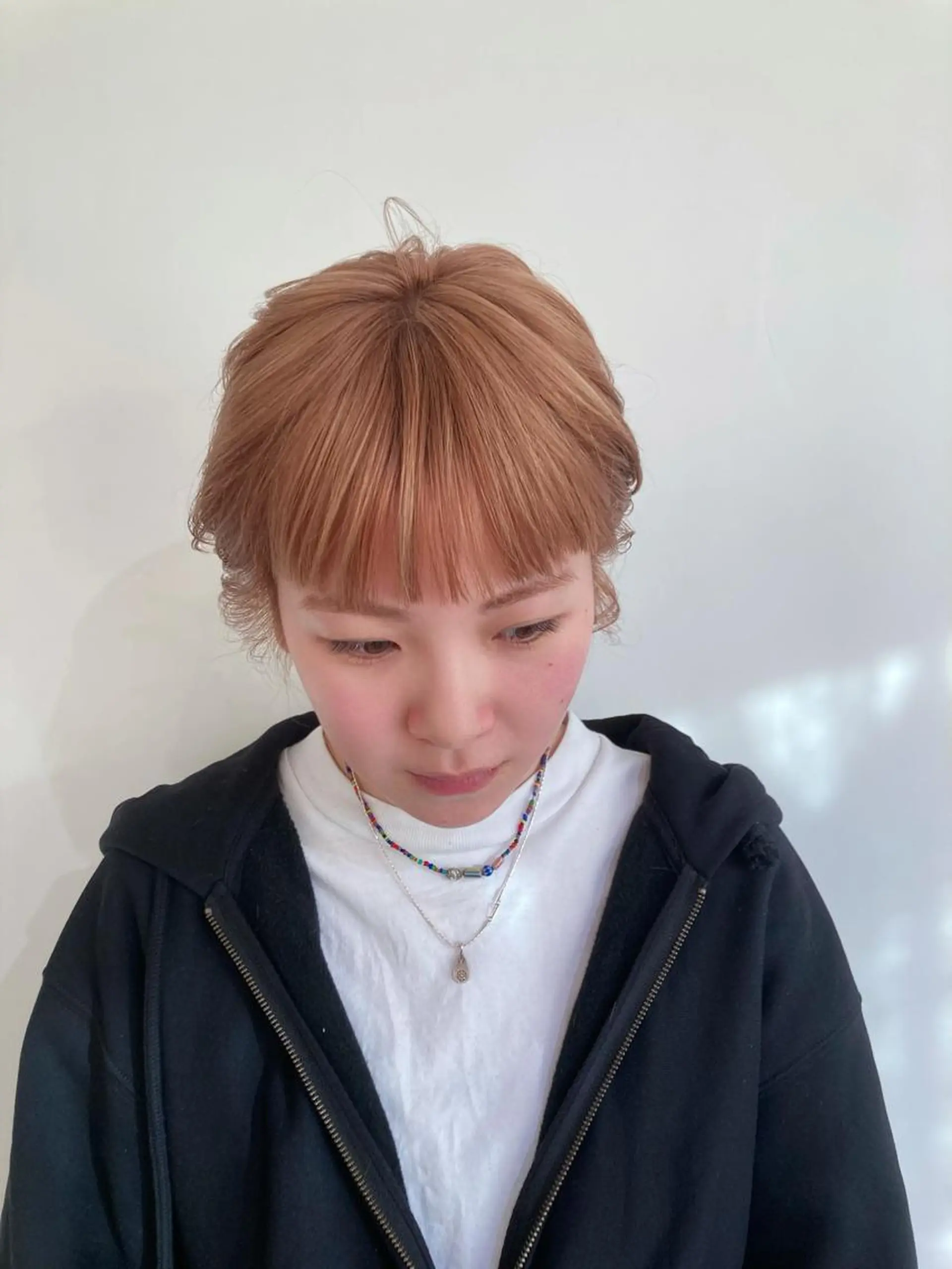 ショート カラー ベージュカラー ブリーチ オレンジ オレンジベージュ ヘアカラー お洒落ベージュ🤎 代官山shibukiのヘアスタイル