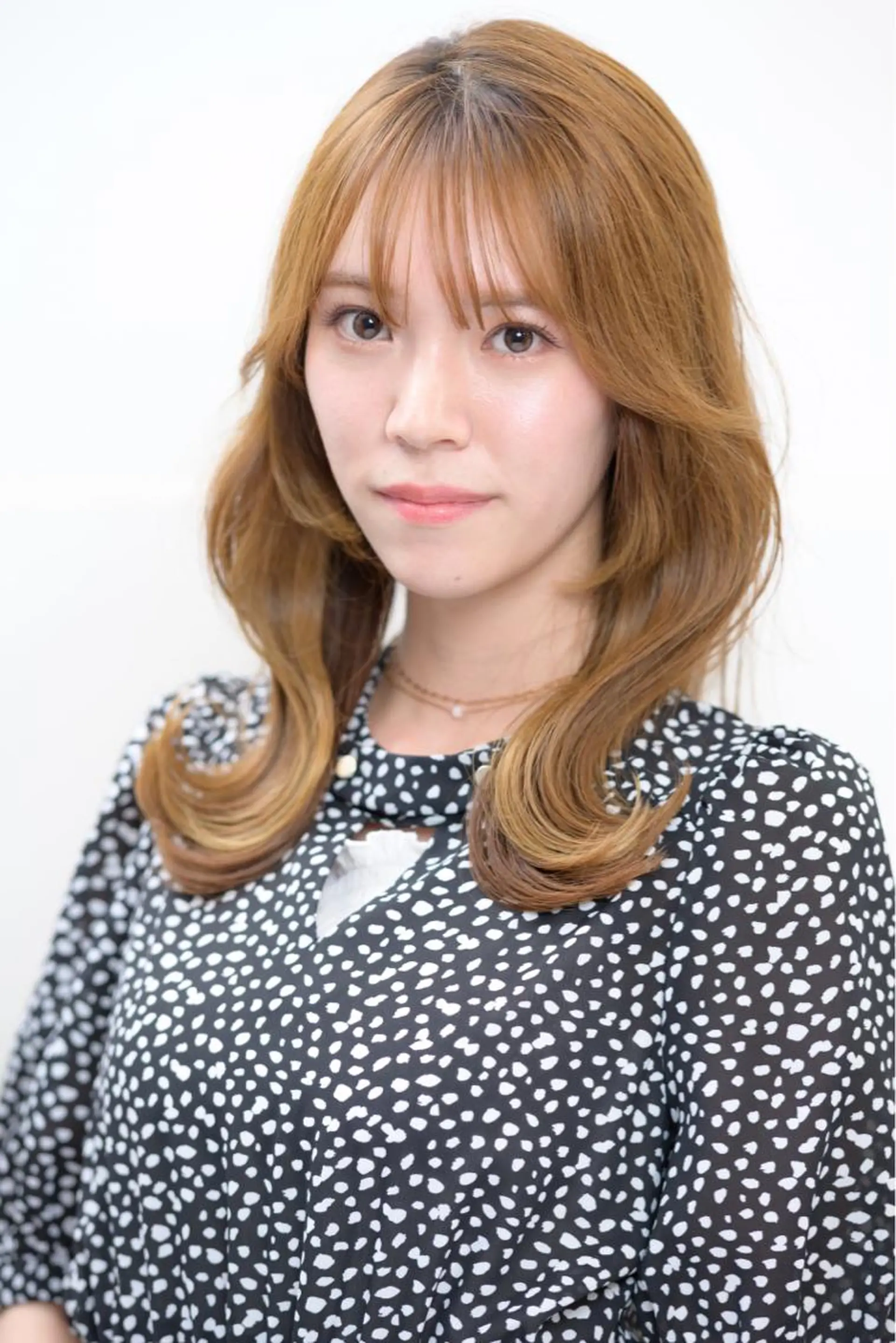 セミロング コテ巻きパーマ/韓国 パーマ/佐野のヘアスタイル