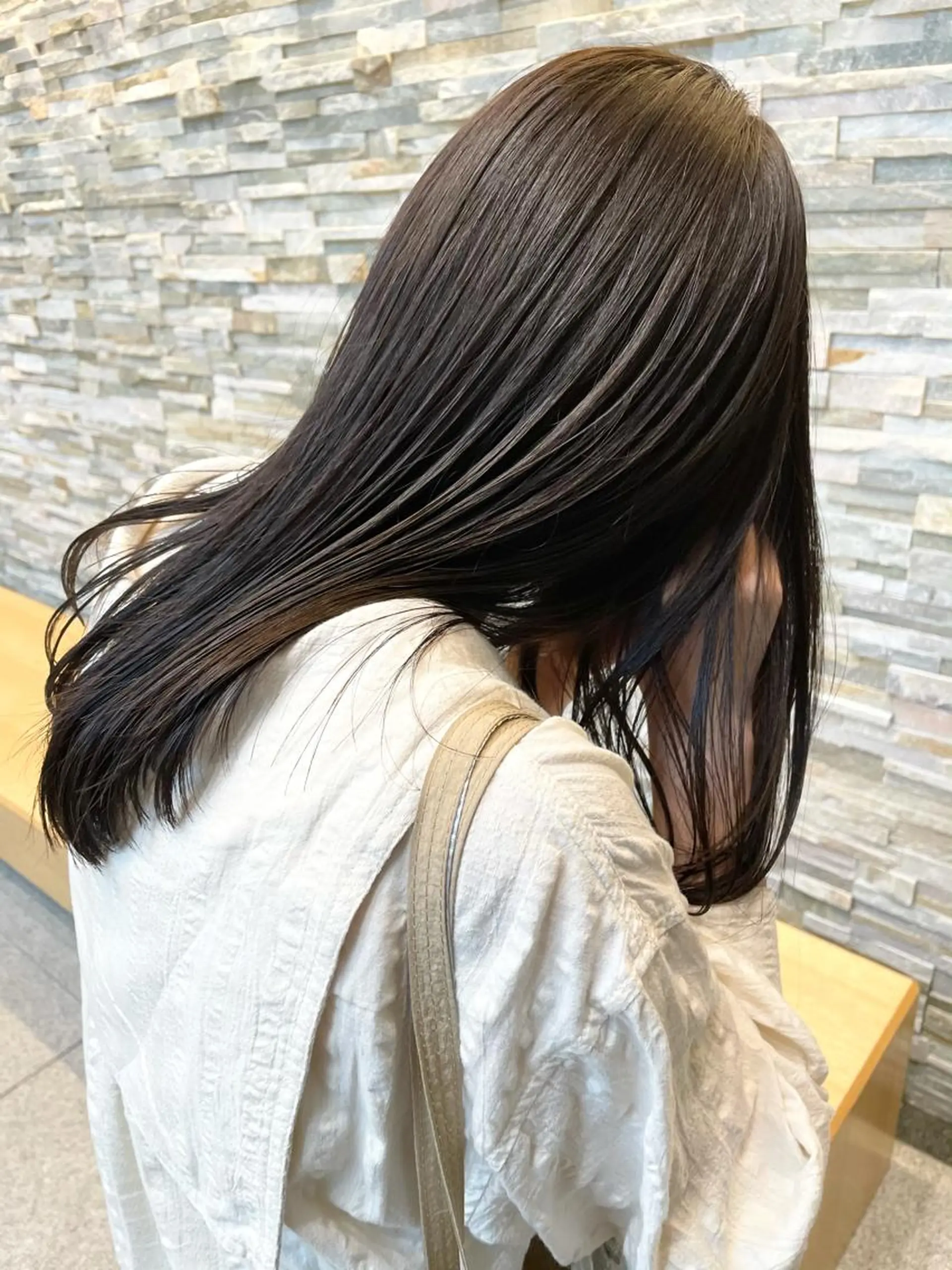 セミロング カラー パーマ ヘアアレンジ メンズ キッズ ネイル マツエク・マツパ アイブロウ グレージュ カット ヘアカラー トリートメント tatsumi/ボブ ウルフ/レイヤーのヘアスタイル