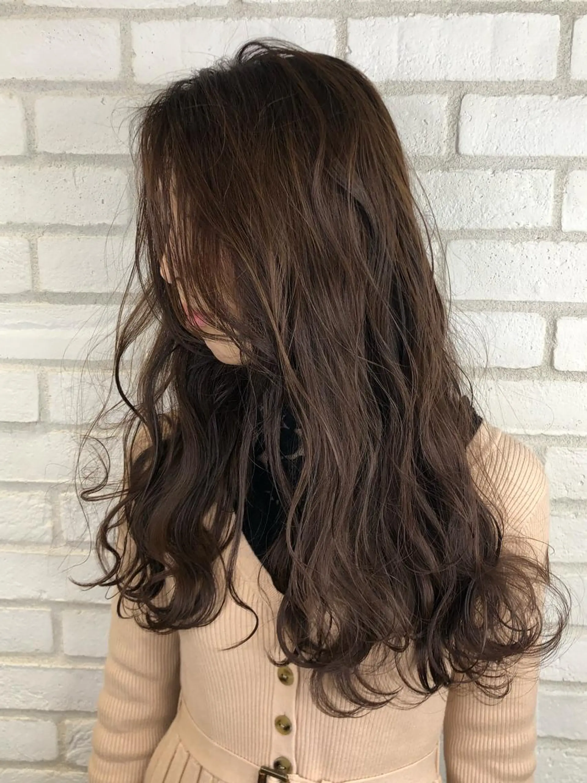 ロング カラー アッシュ ベージュカラー she2.shinjuku所属・takumi Hのヘアスタイル