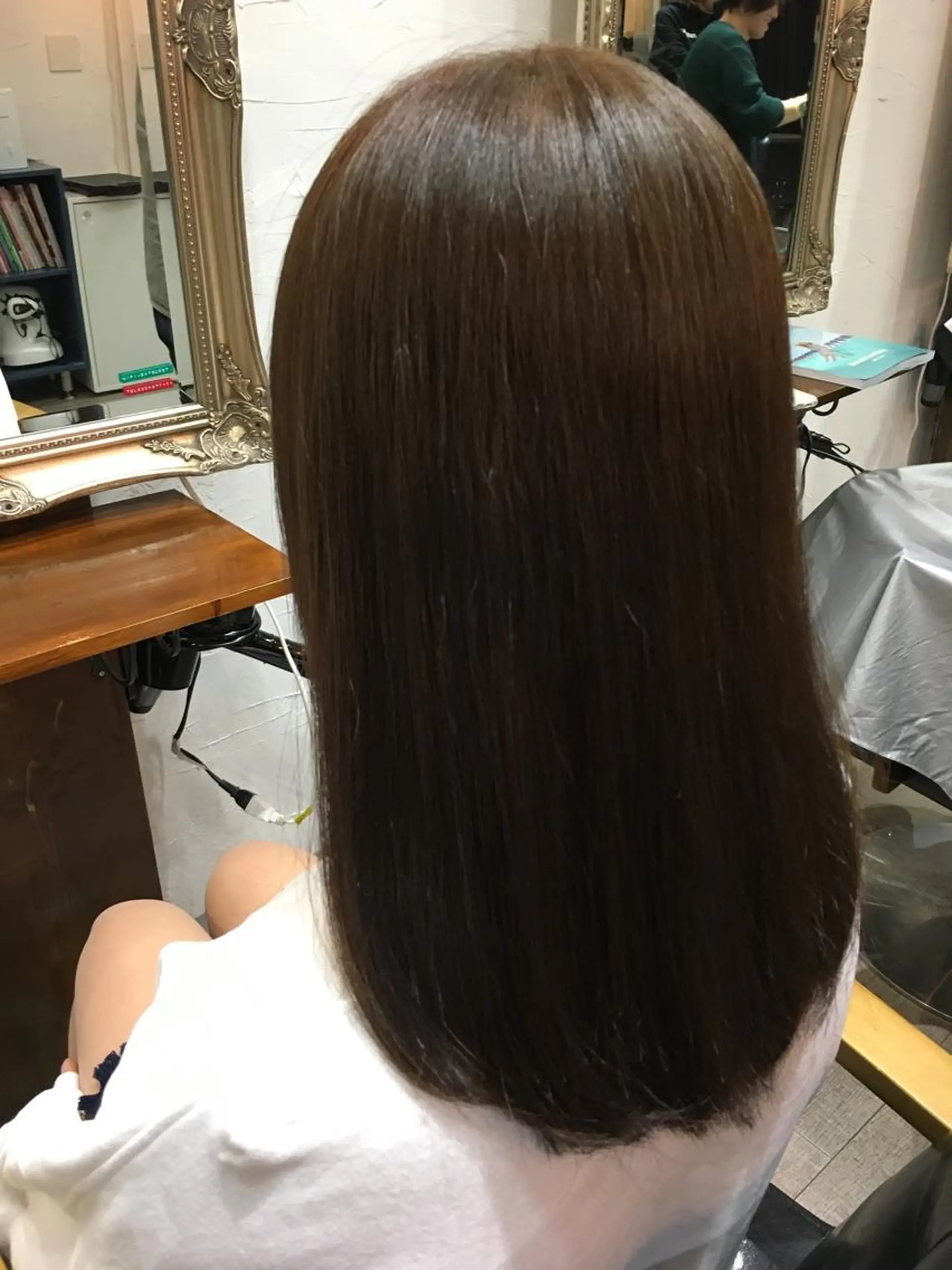 セミロング ヘアカラー 松田 由紀子のヘアスタイル