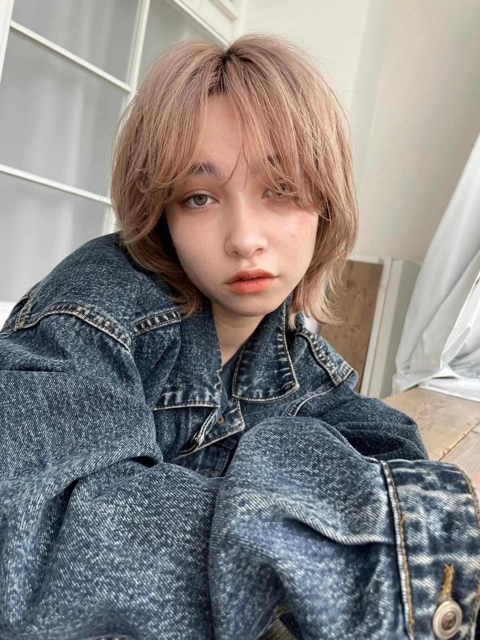 ミディアム パーマ カラー ミディアムパーマ アッシュ バレイヤージュ ベージュカラー ブリーチ カット ヘアカラー CEINE loqのヘアスタイル