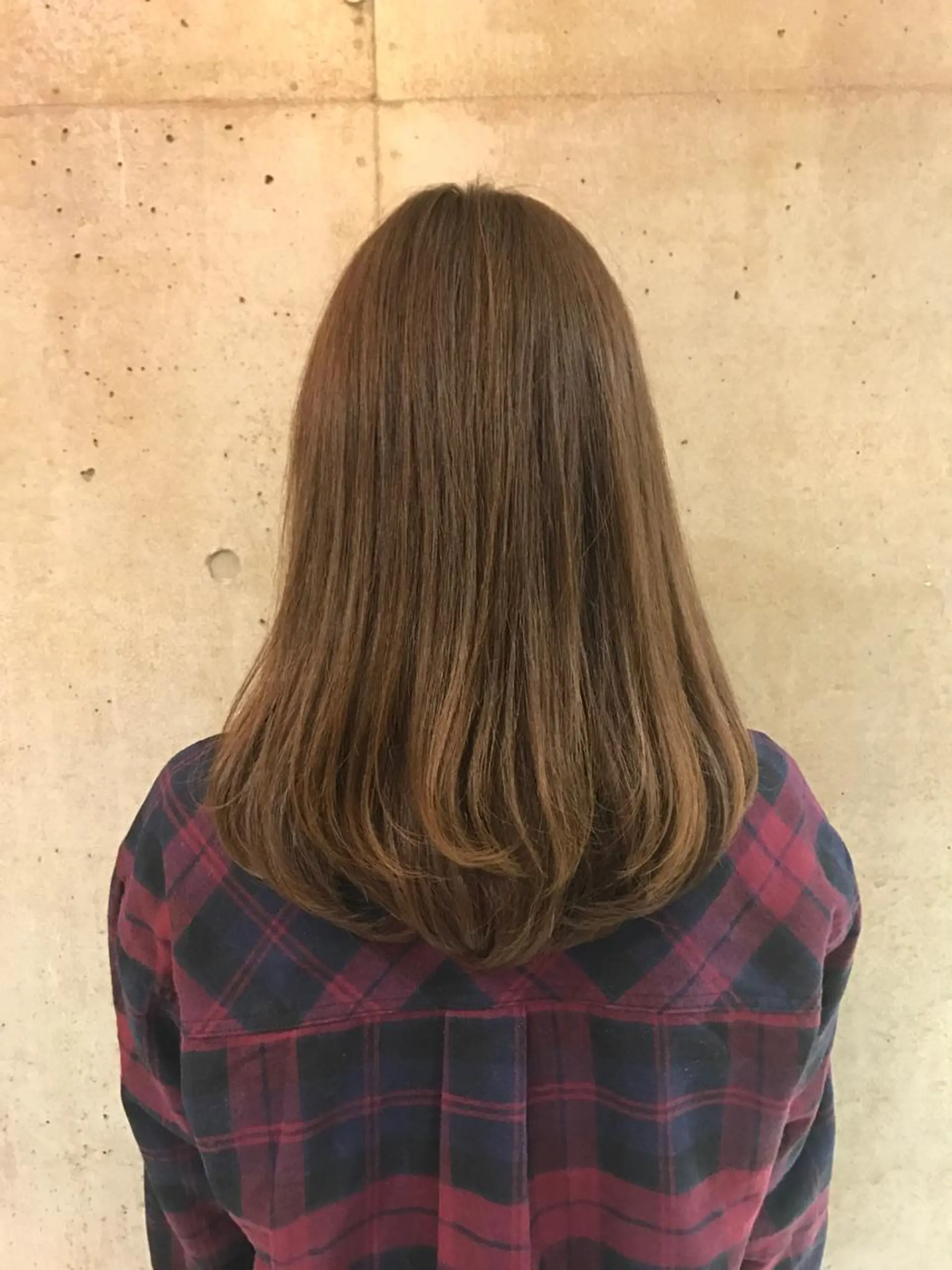 セミロング カラー 一ノ瀬 蘭のヘアスタイル