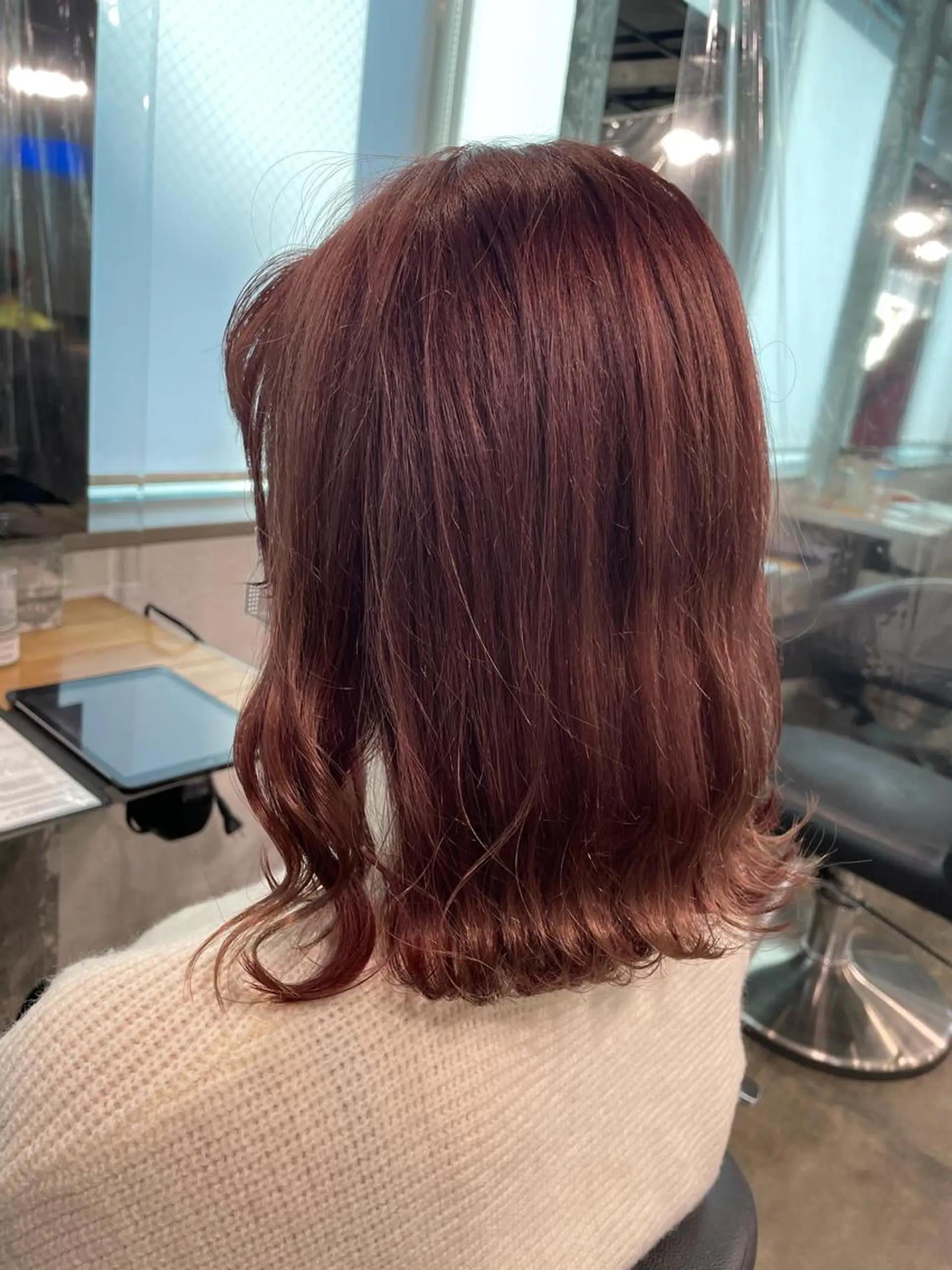 ミディアム カラー パーマ ヘアアレンジ メンズ キッズ ネイル マツエク・マツパ 透明感カラー・レイヤ ー🎀amika🎀のヘアスタイル