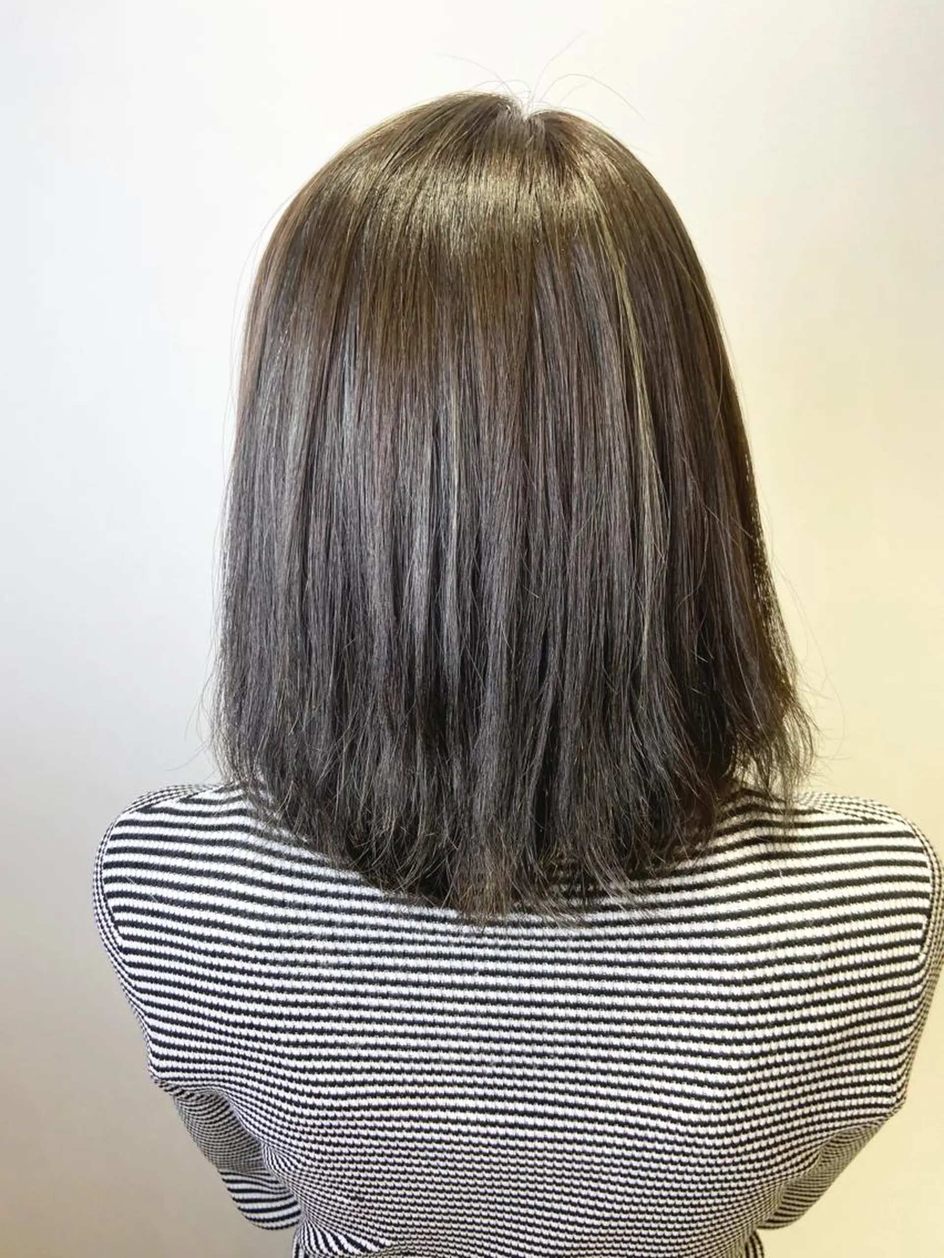 ミディアム カラー ダークグレー ダークグレージュ グレージュ ヘアカラー 🐺ウルフ/レイヤー 似合わせ‎🤍沙羅のヘアスタイル