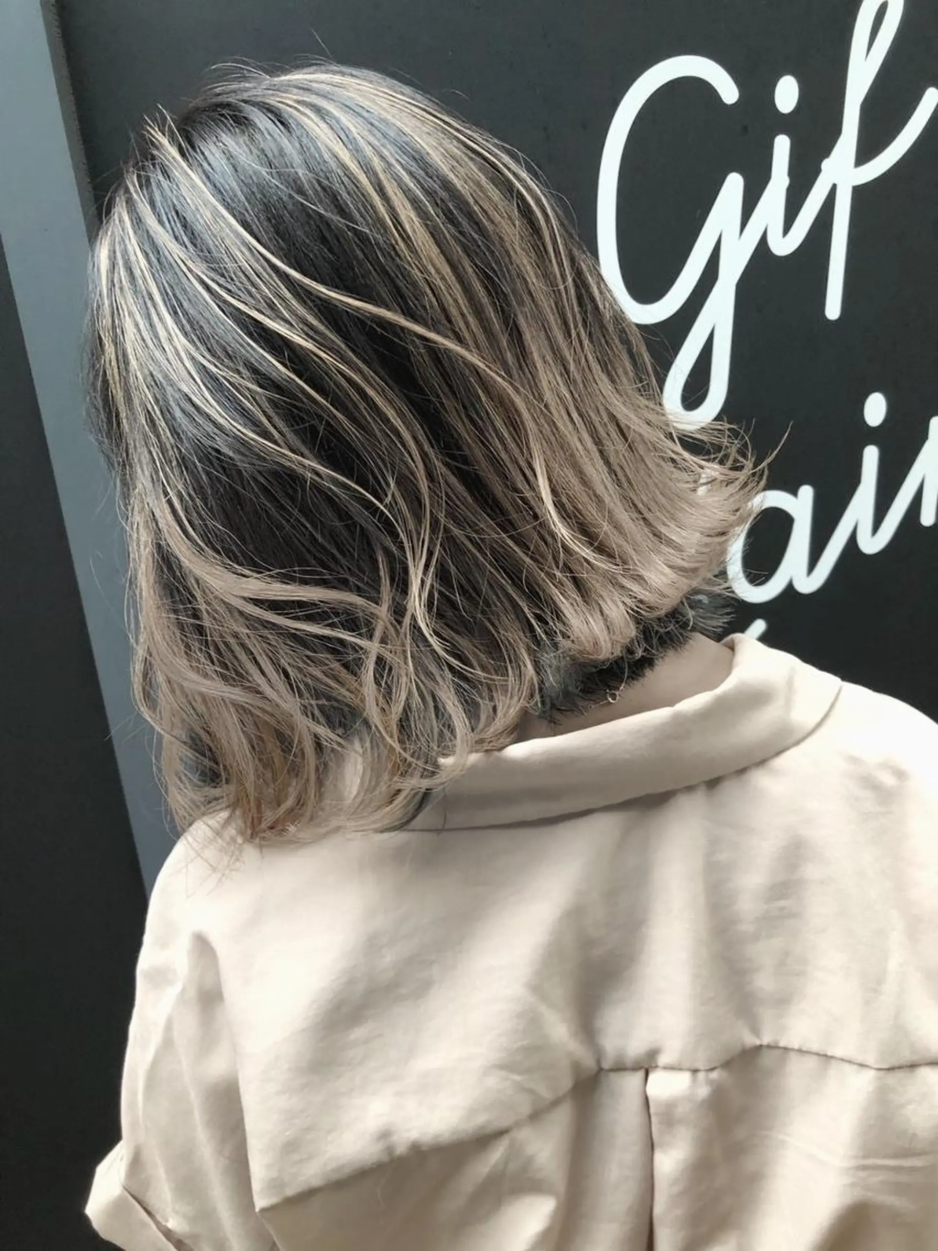 ミディアム カラー ブリーチ ケアブリーチ 透明感カラー イルミナカラー トリートメント ヘアカラー トリートメント 🎊ルービック 京橋店💛のヘアスタイル