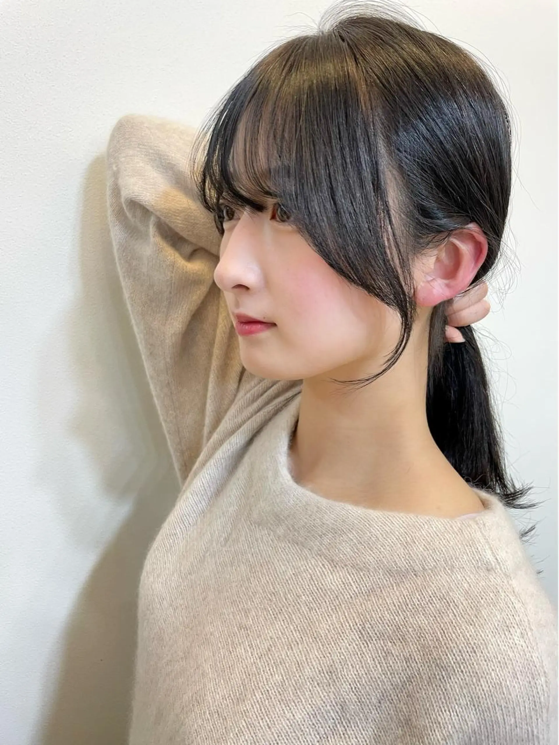 ロング カラー 黒髪 ブリーチ ブルーカラー ブルーブラック ケアブリーチ オリーブカラー 特化　　kaiのヘアスタイル